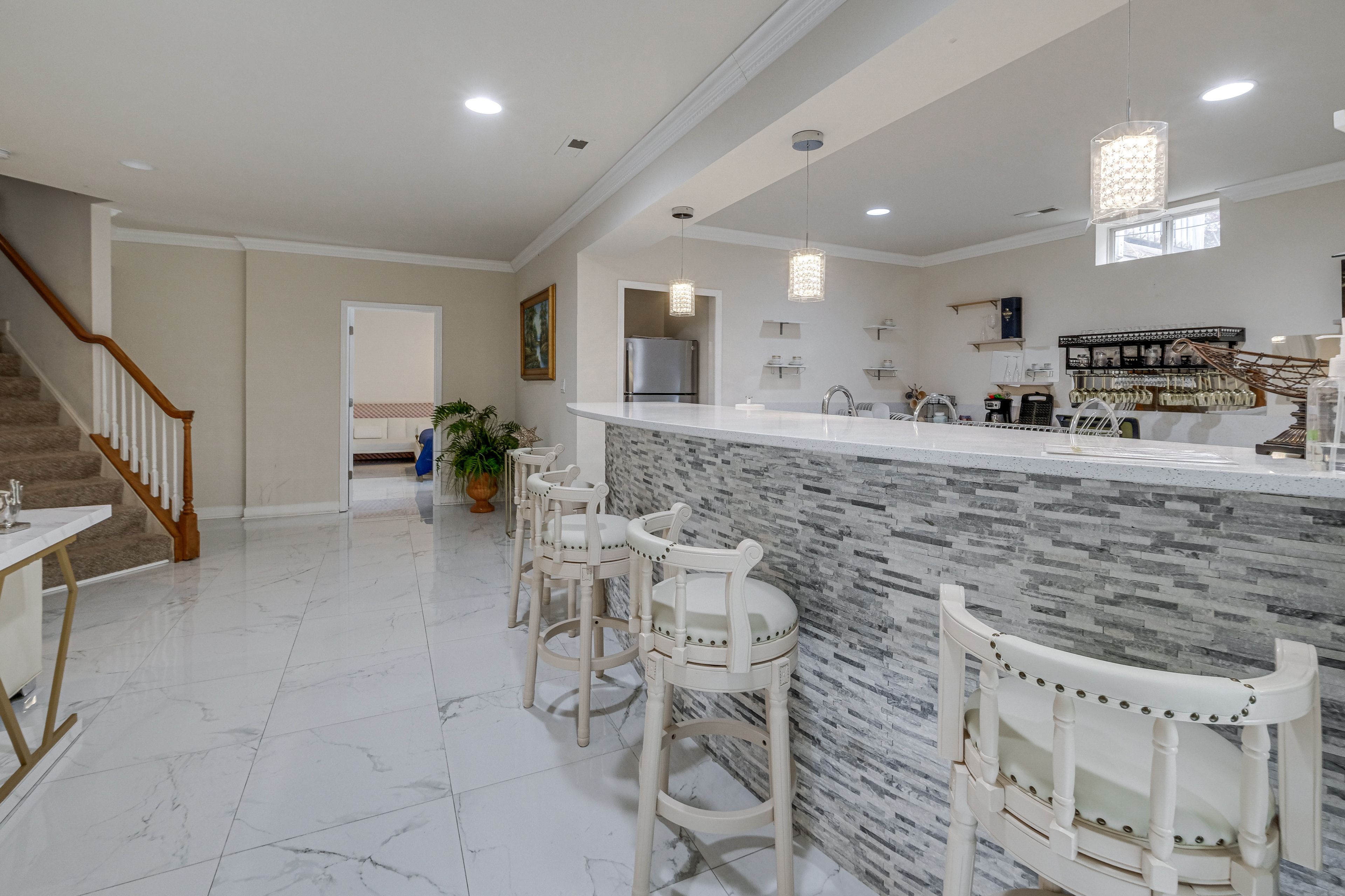 Dining Bar | Dishware/Flatware