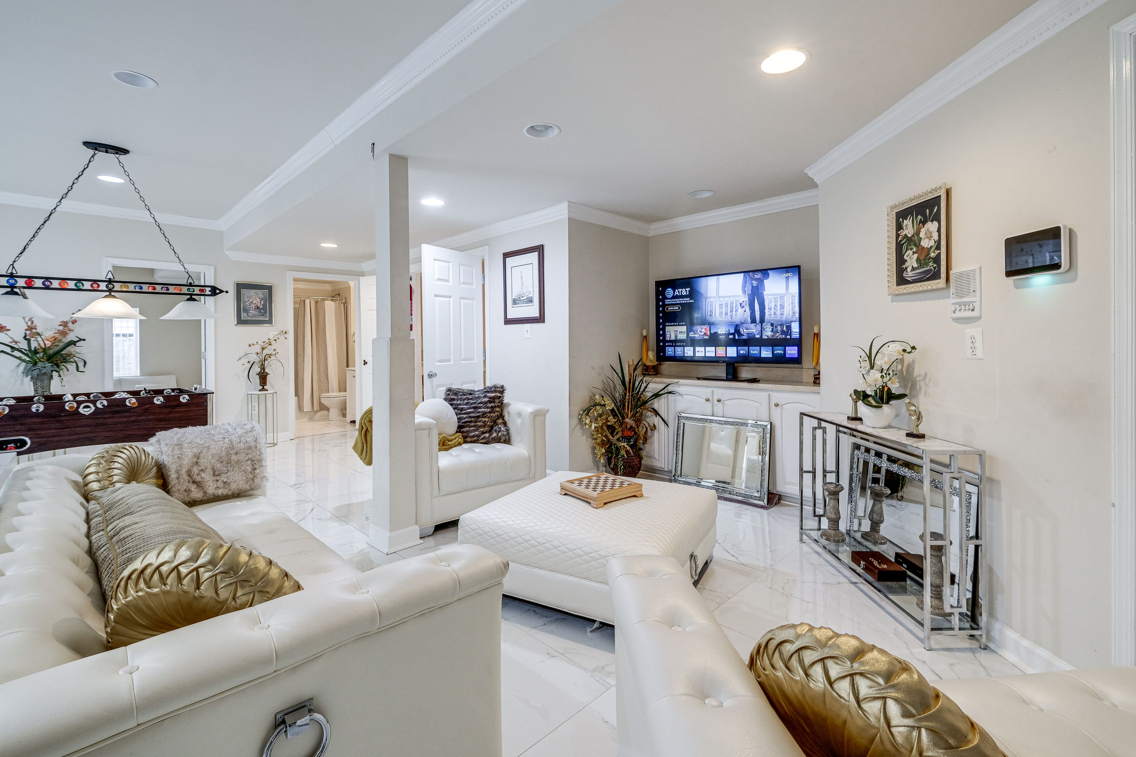 Silver Spring Vacation Rental | 3BR | 3BA | 2,000 Sq Ft | Stairs Required