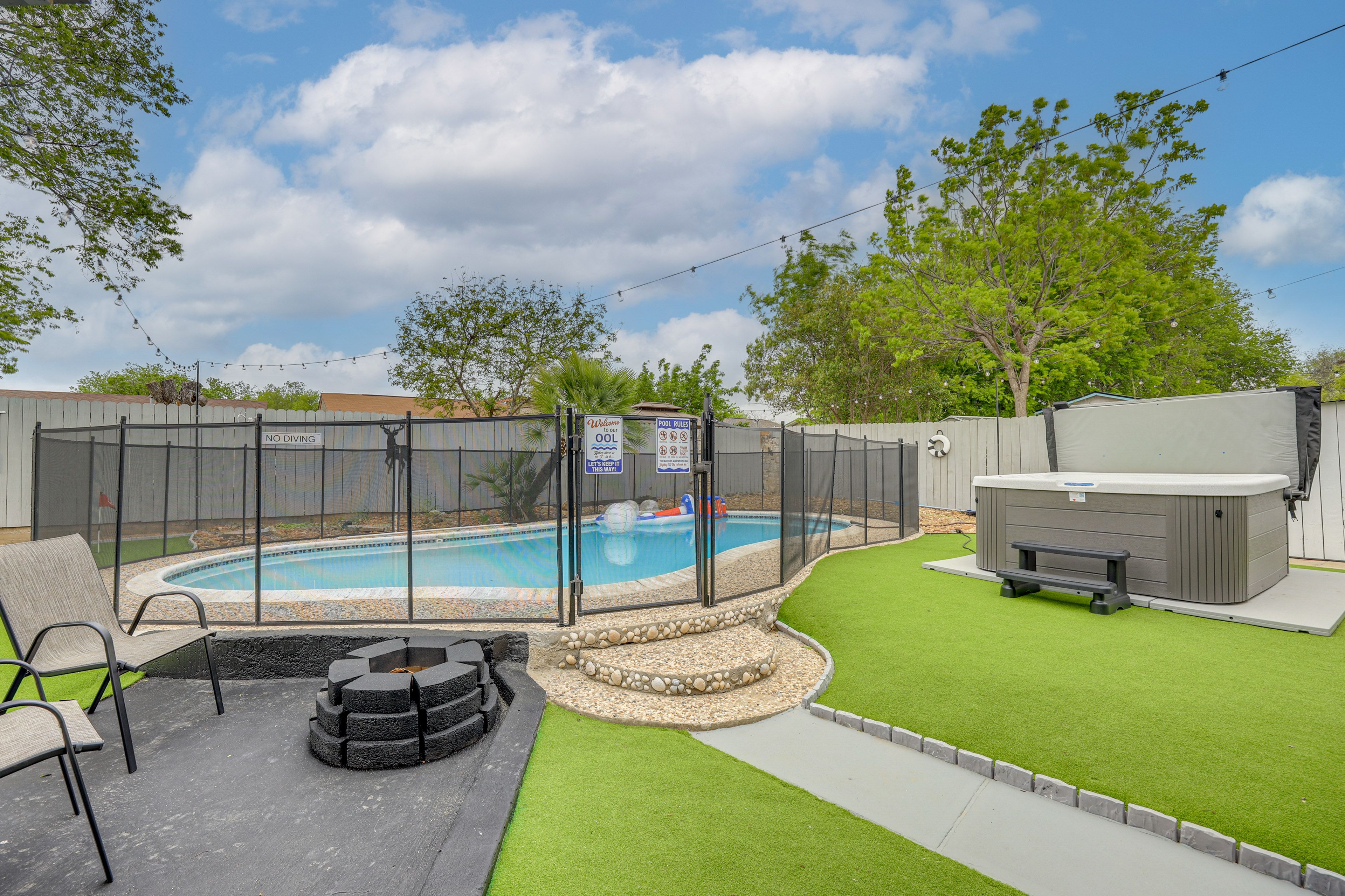 San Antonio Vacation Rental | 4BR | 2BA | 2,040 Sq Ft