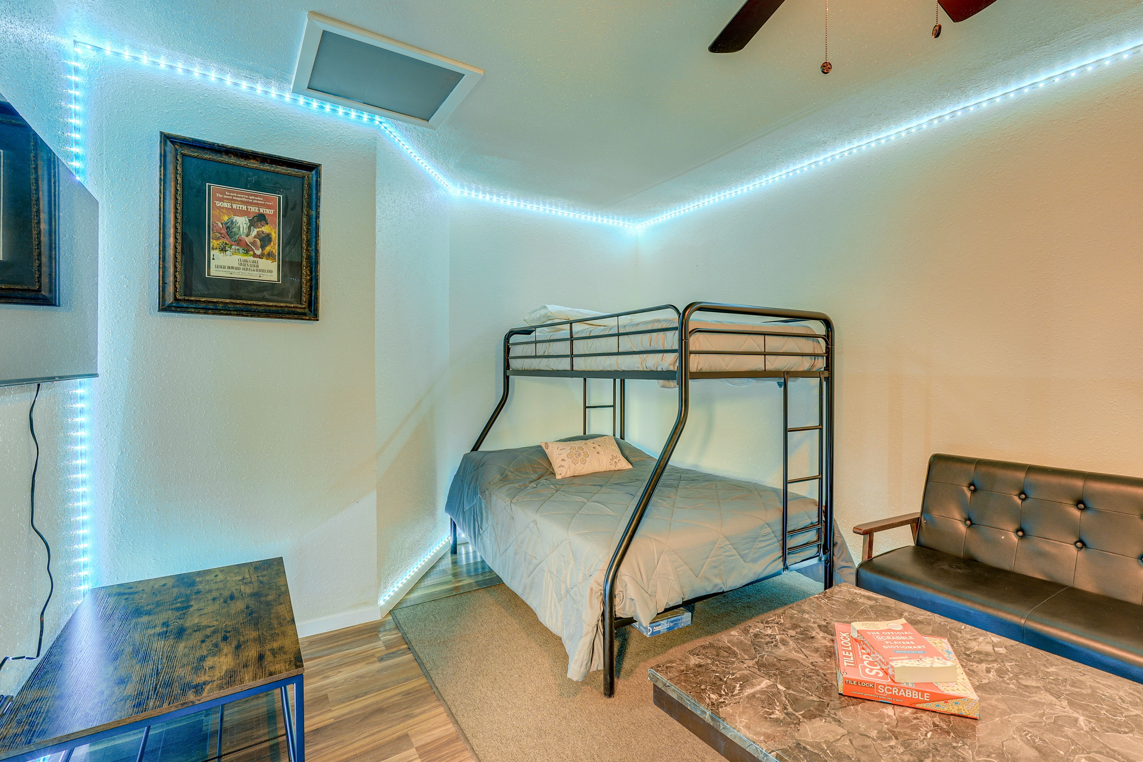 Sleeping Nook | Twin/Full Bunk Bed