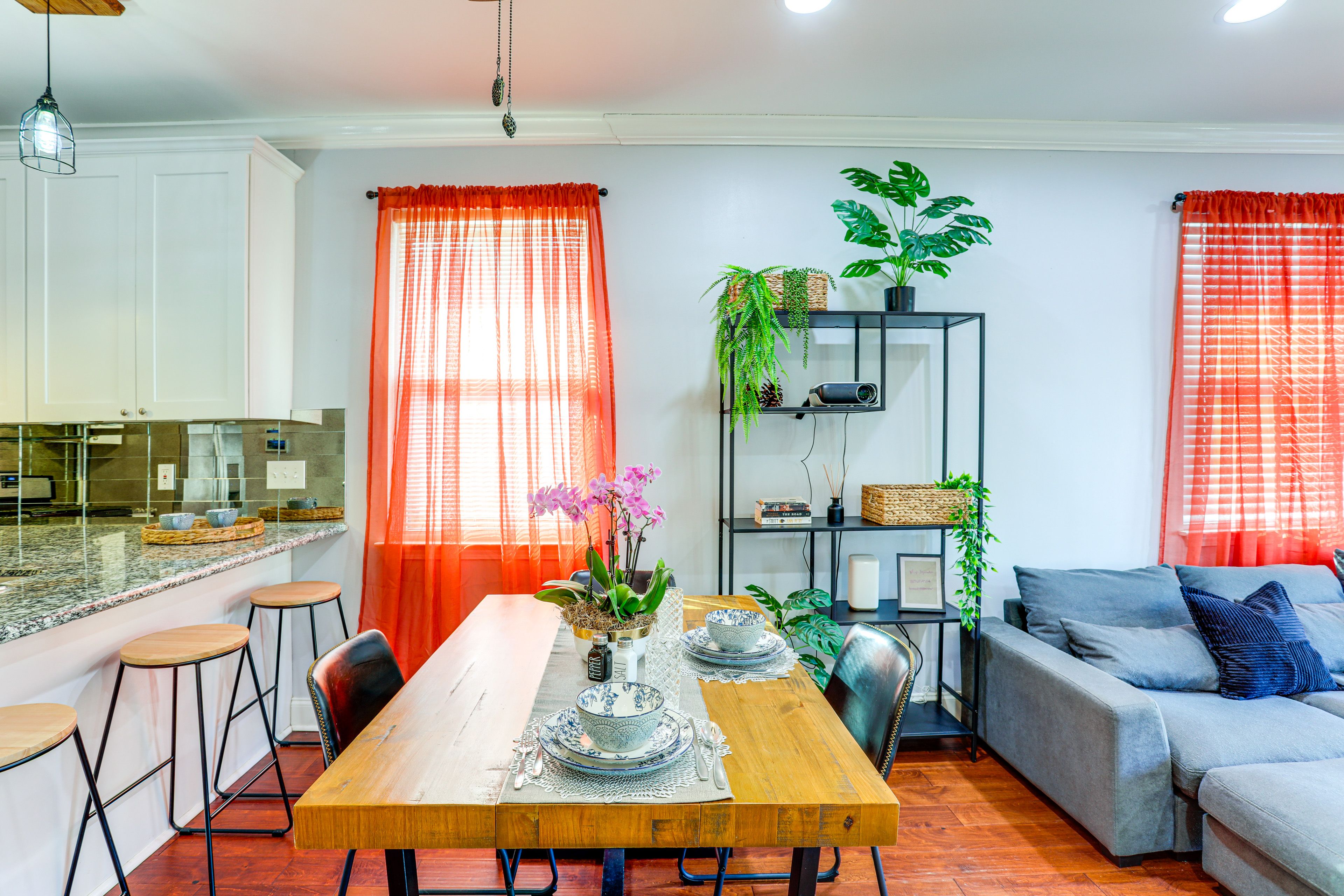 Dining Area | Dishware/Flatware
