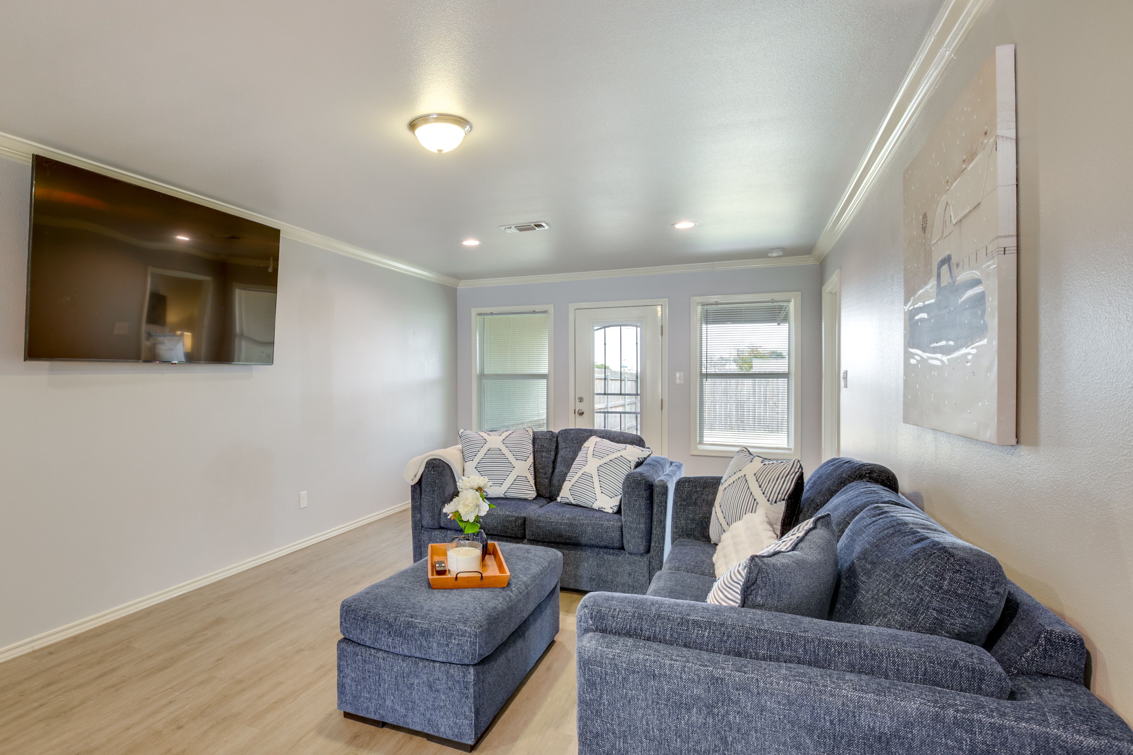 Lubbock Vacation Rental | 1BR | 1BA | 1,100 Sq Ft | 1 Small Step Required