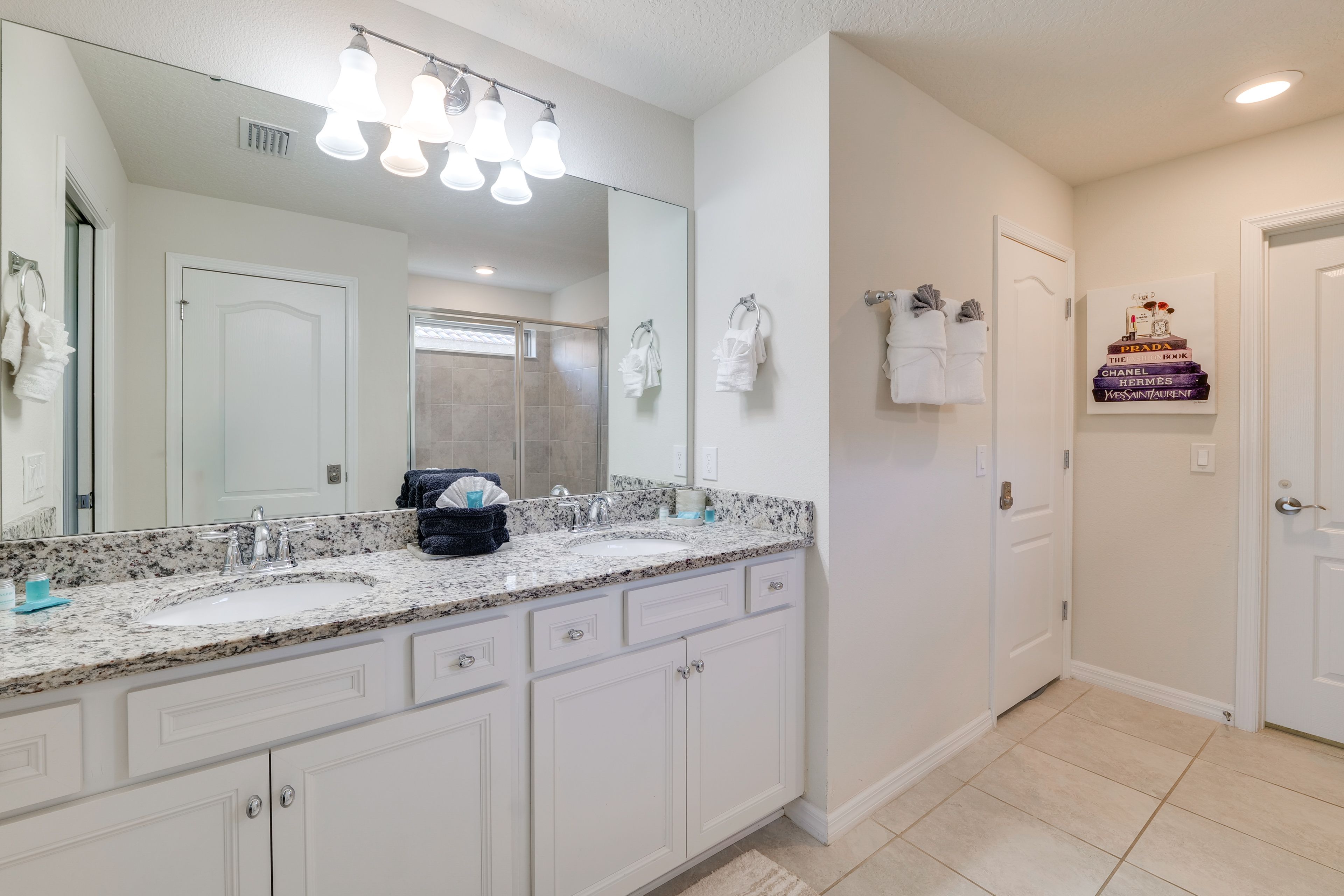 Full Bathroom | 2nd Floor