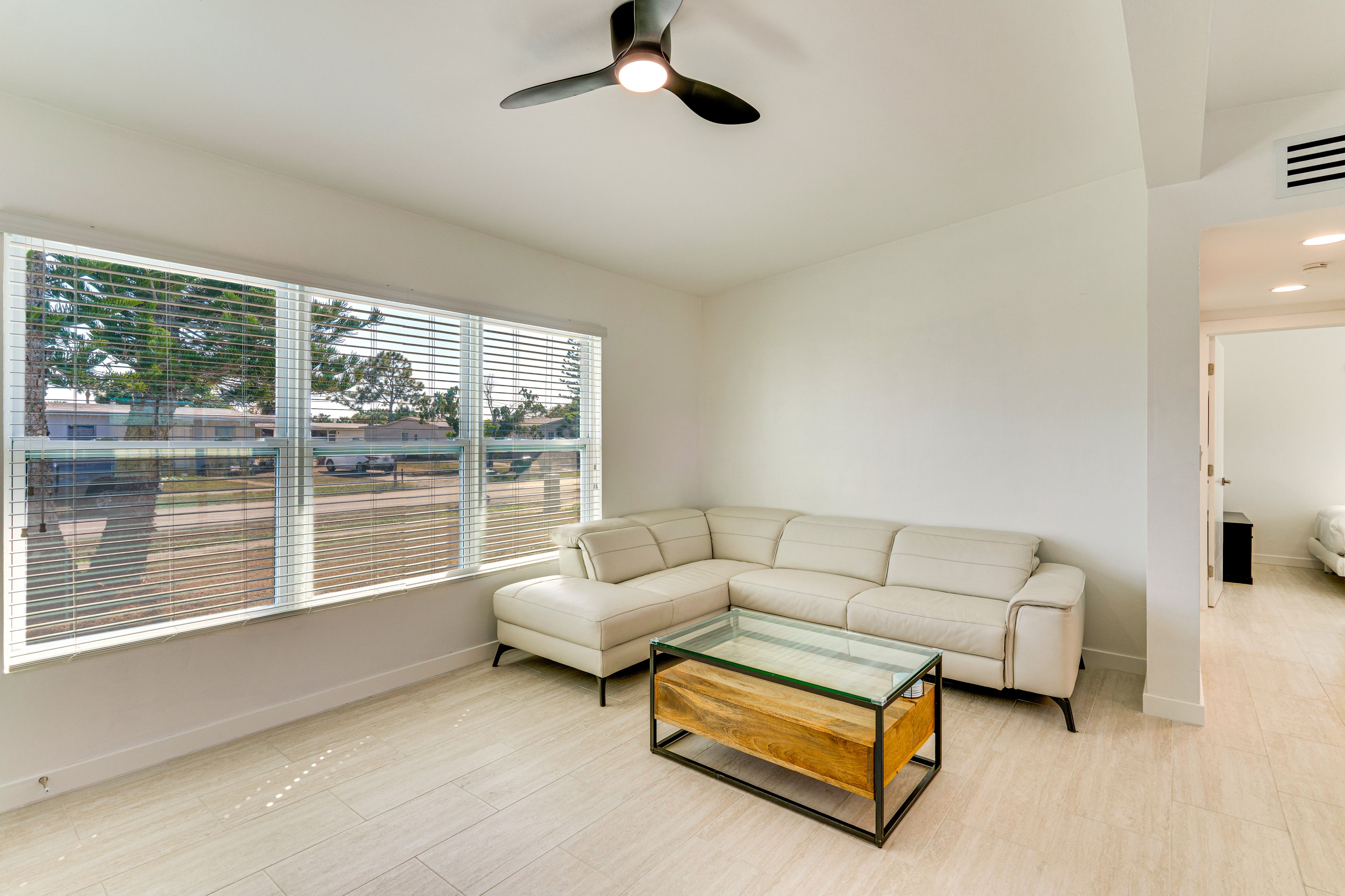 Living Area | Smart TV | Board Games