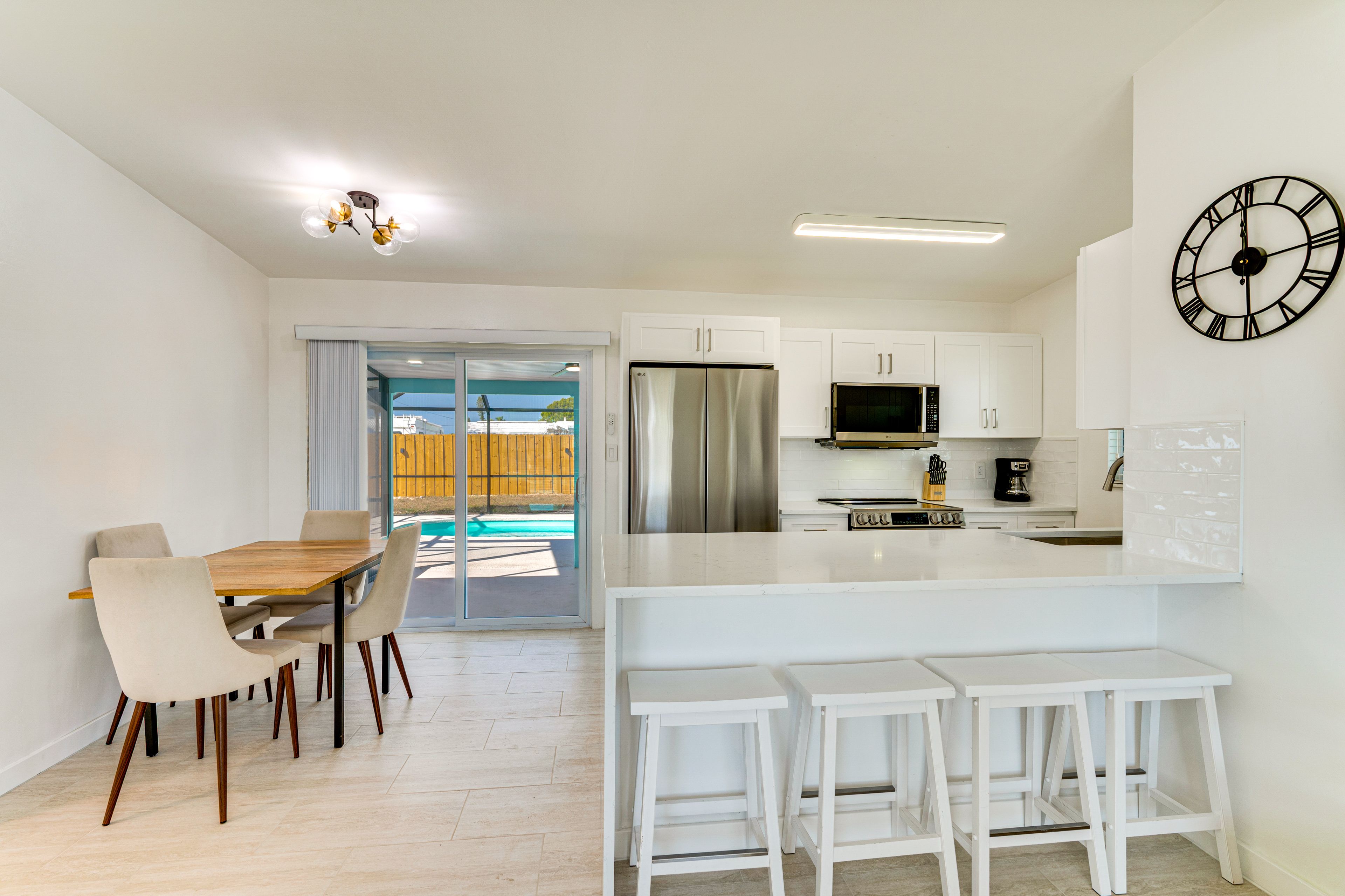 Dining Table | Breakfast Bar | Dishware/Flatware