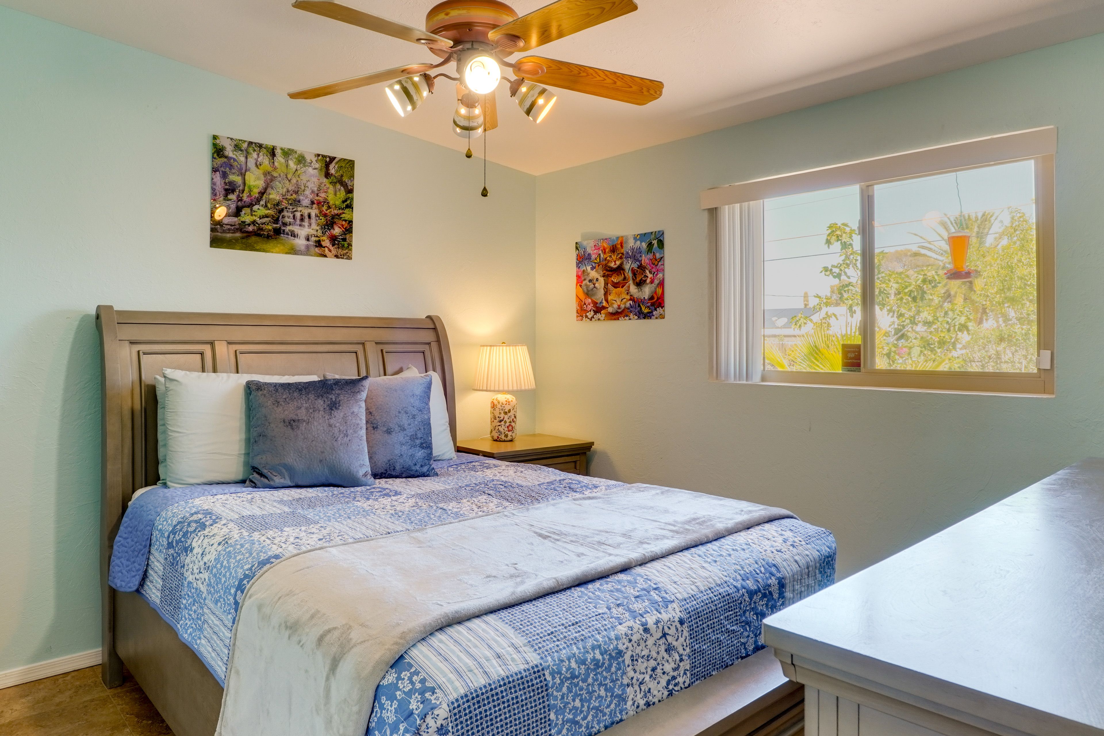 Bedroom 2 | Queen Bed
