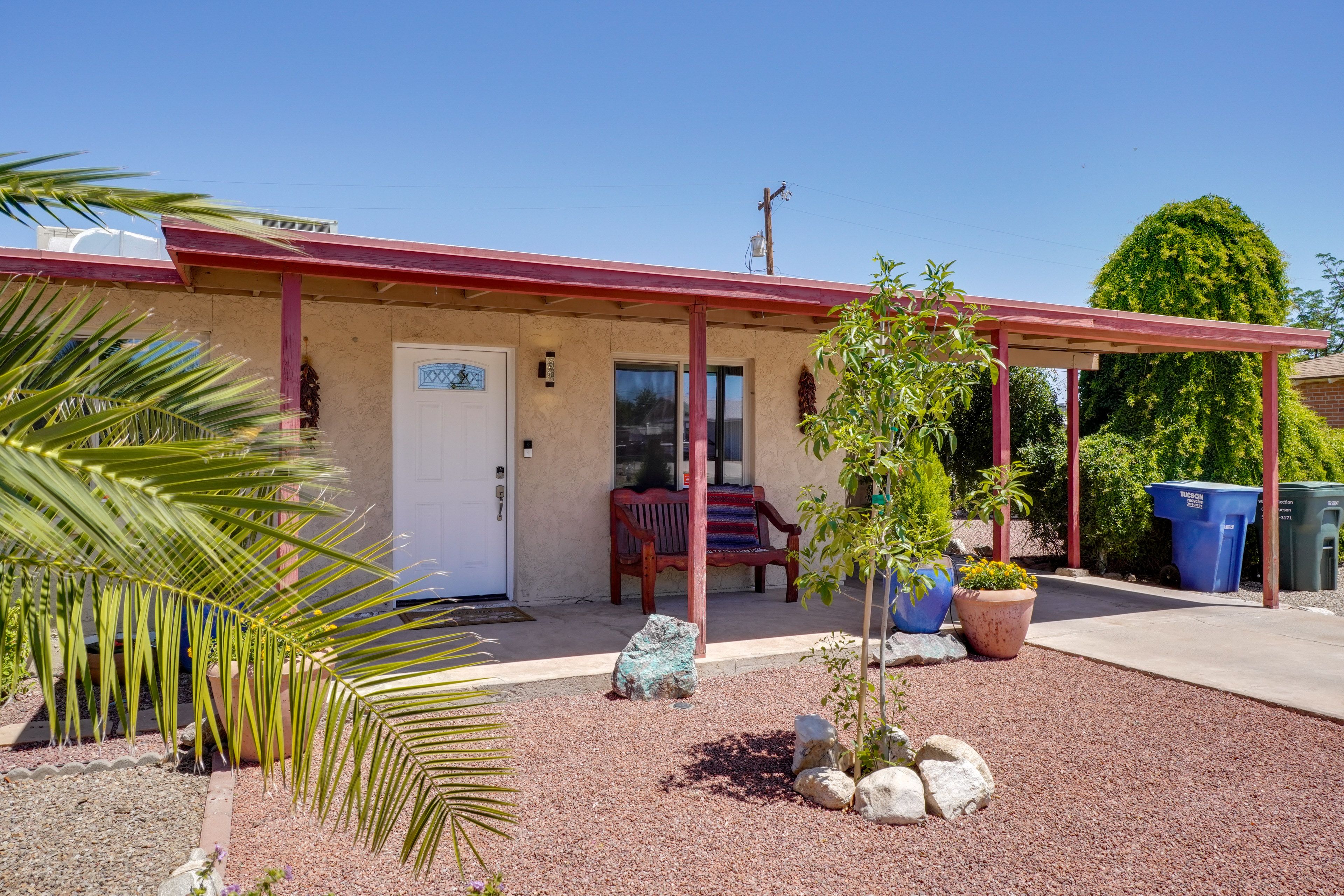 Parking | Carport (1 Vehicle) | Additional Driveway/Gravel Parking