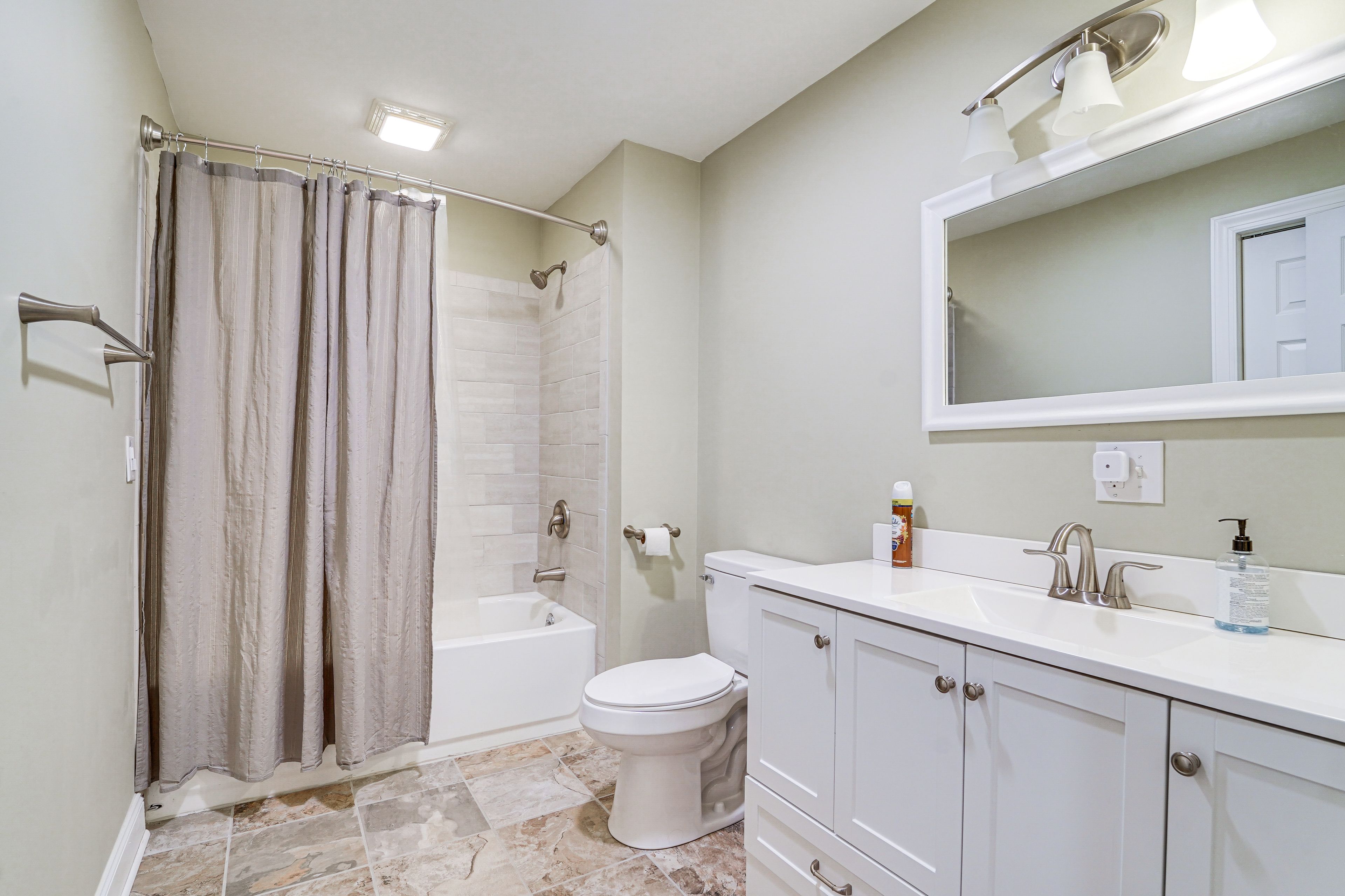 Bathroom | Upper Level