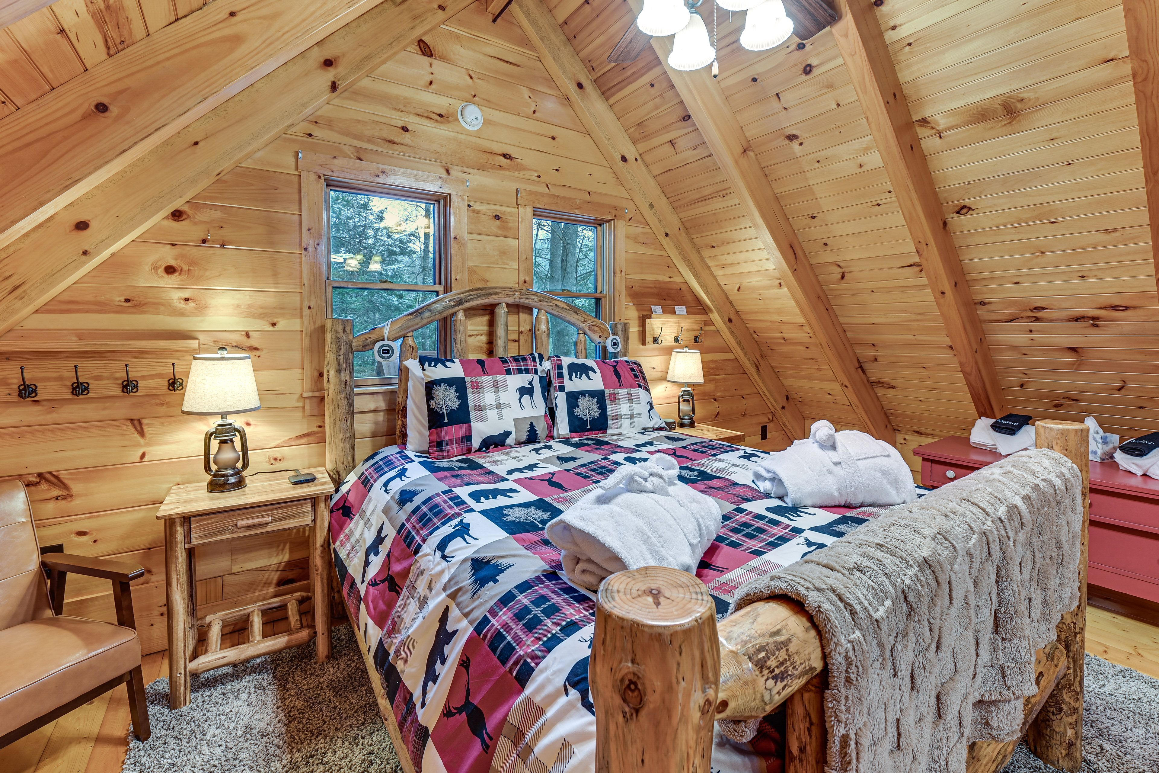 Bedroom (Loft) | Queen Bed | Queen Bunk Bed | 2nd Floor