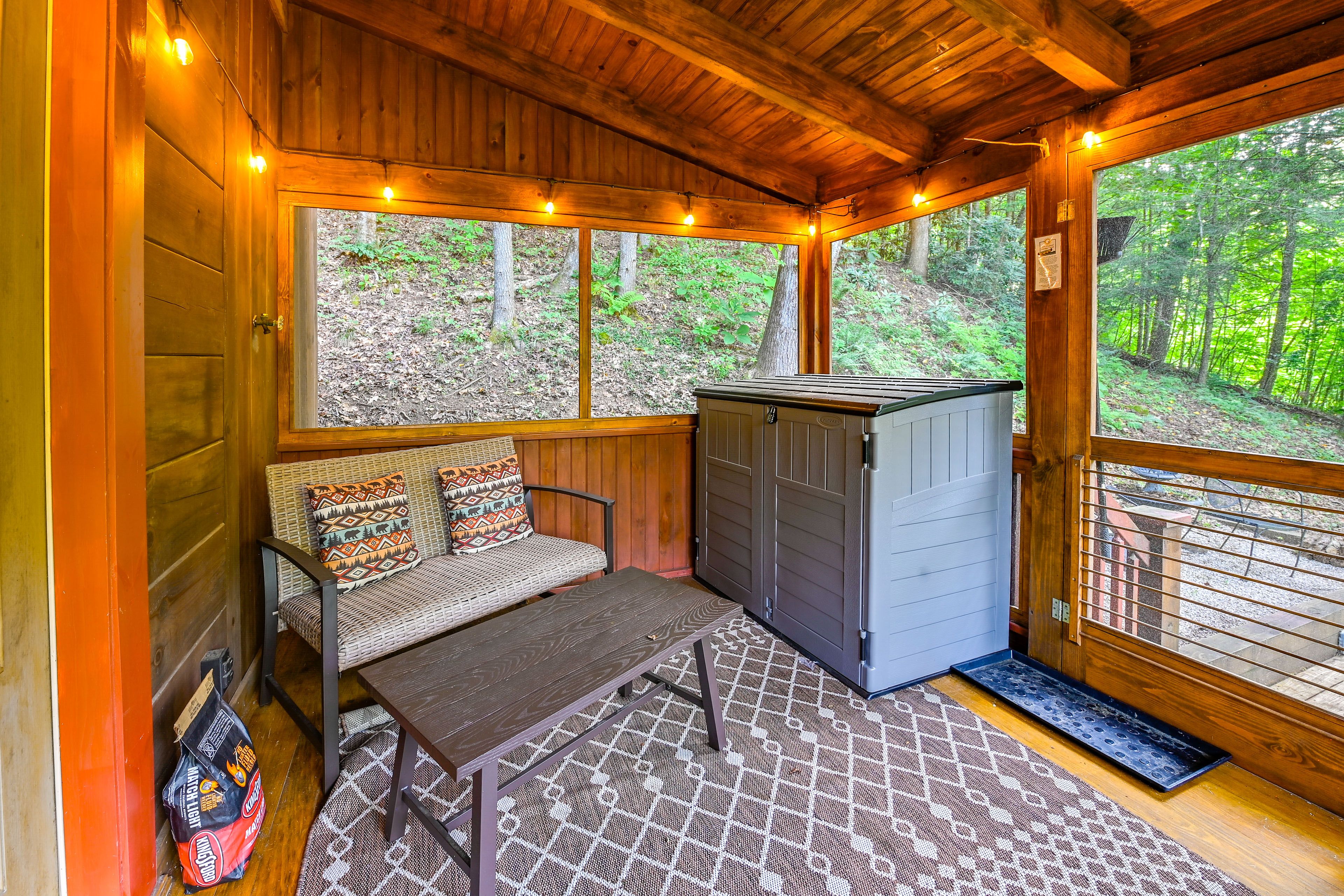 Screened-In Porch