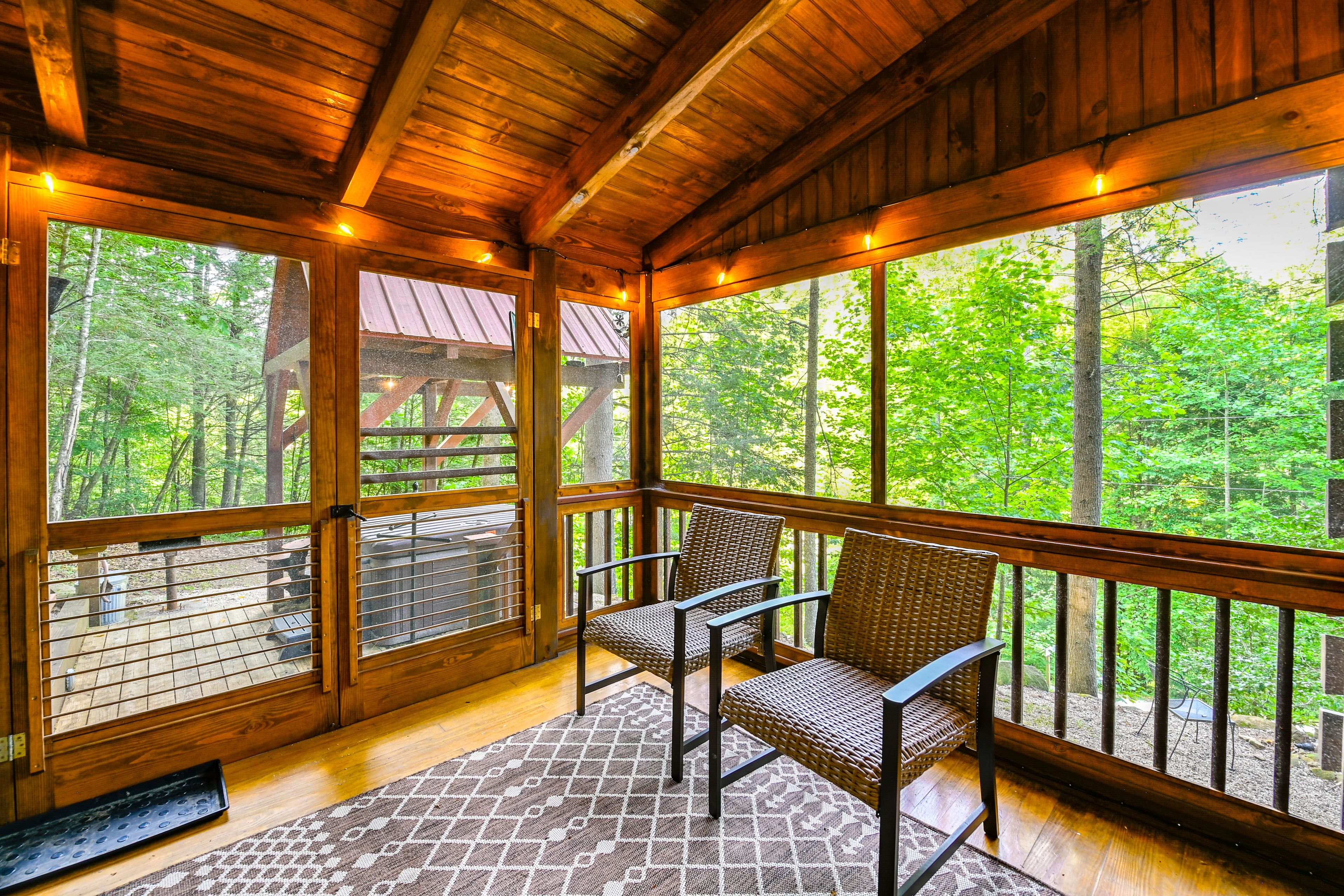 Screened-In Porch