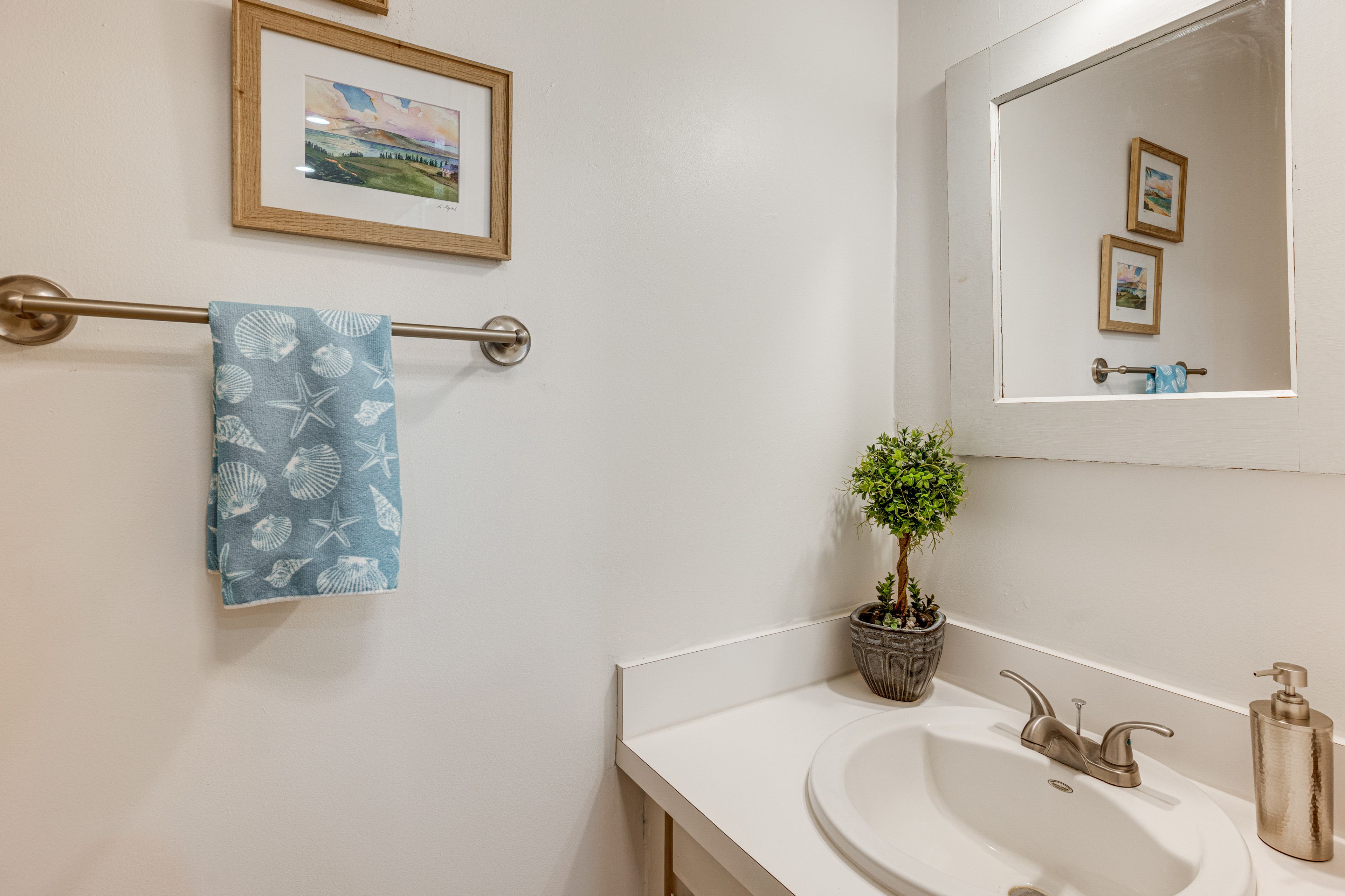 Half Bath | 1st Floor