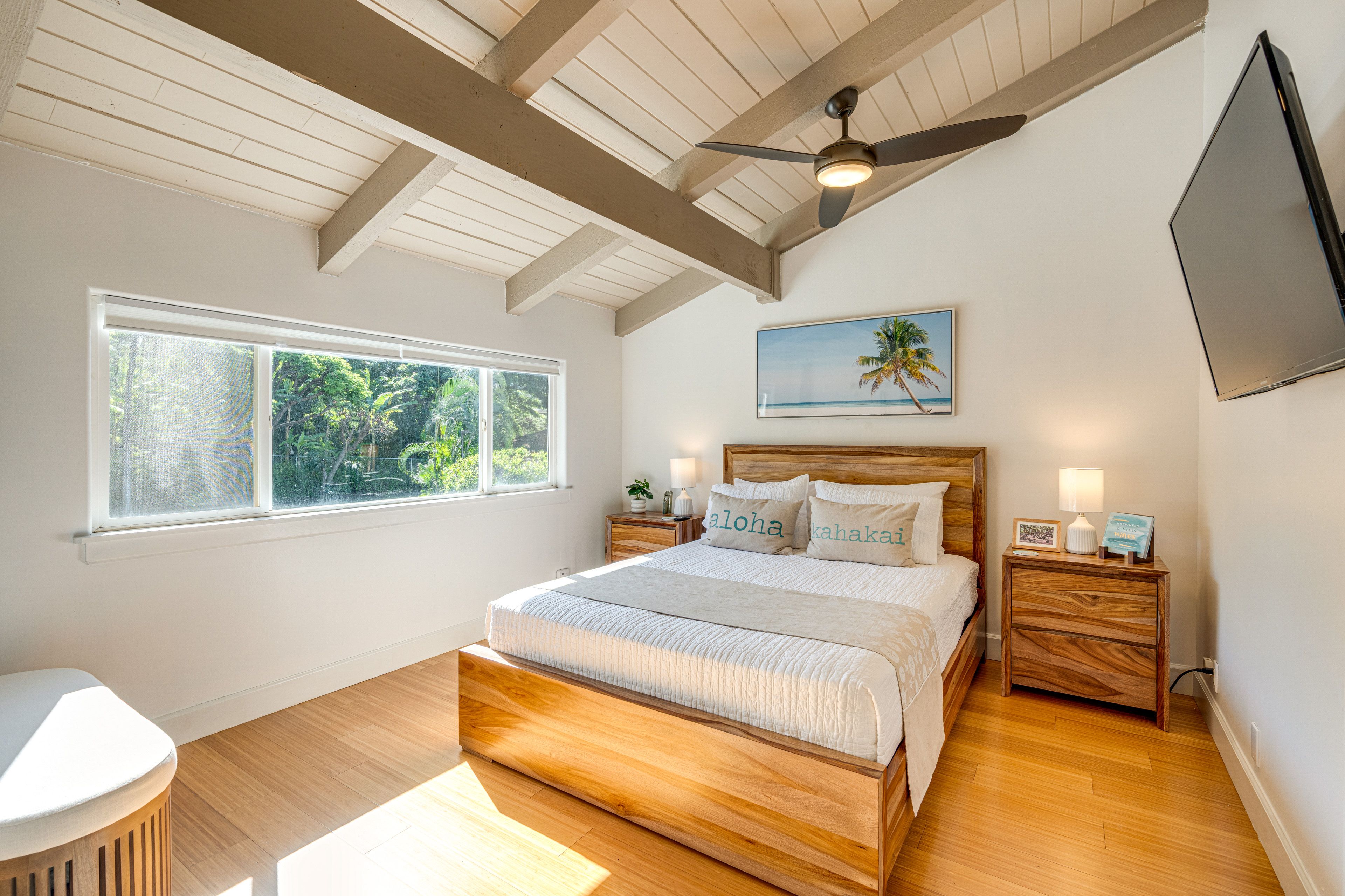 Bedroom 2 | 2nd Floor | Queen Bed | Twin Sleeper Sofa | Smart TV