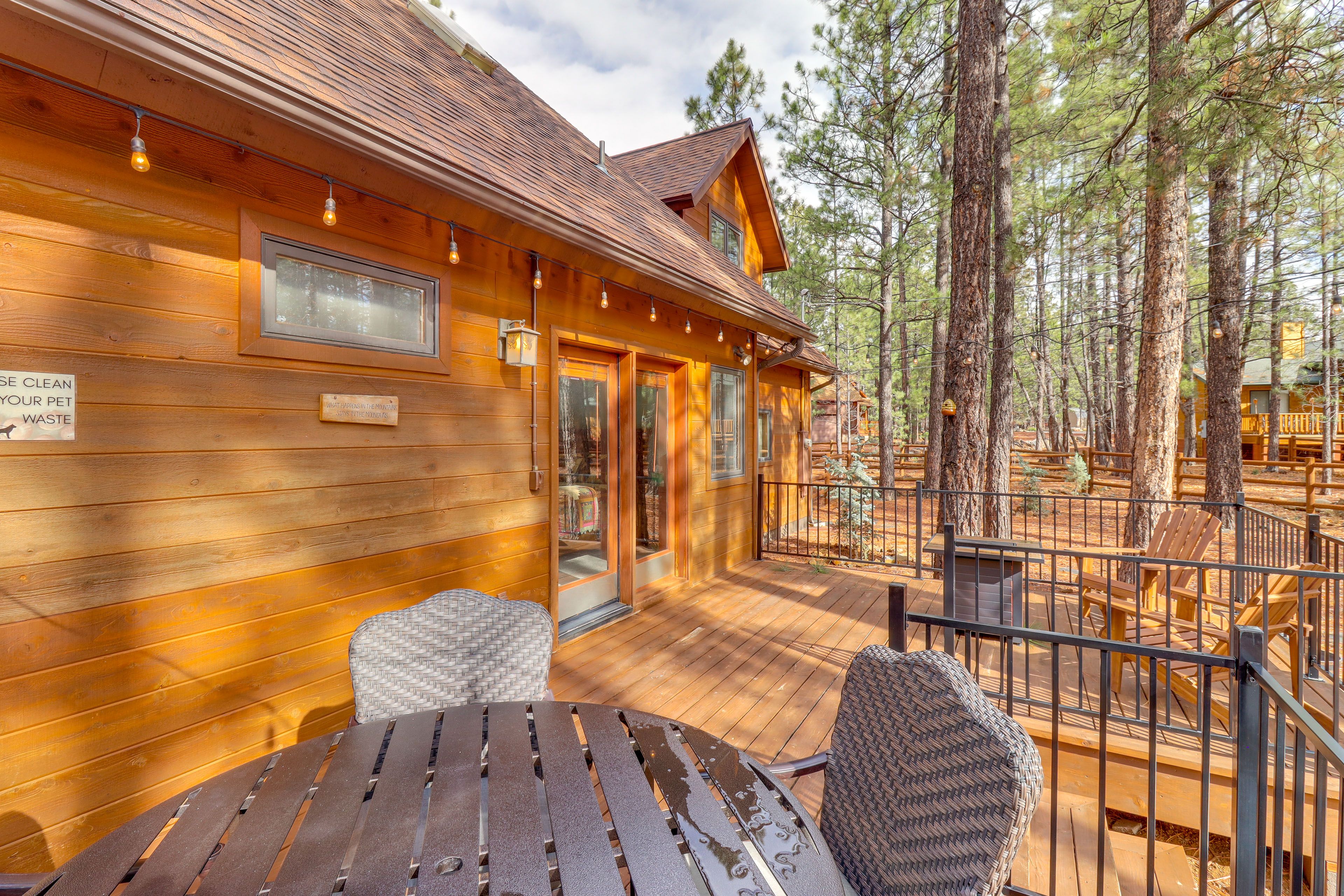 Private Deck | 1,924 Sq Ft | Fire Pit Table | Gas Grill