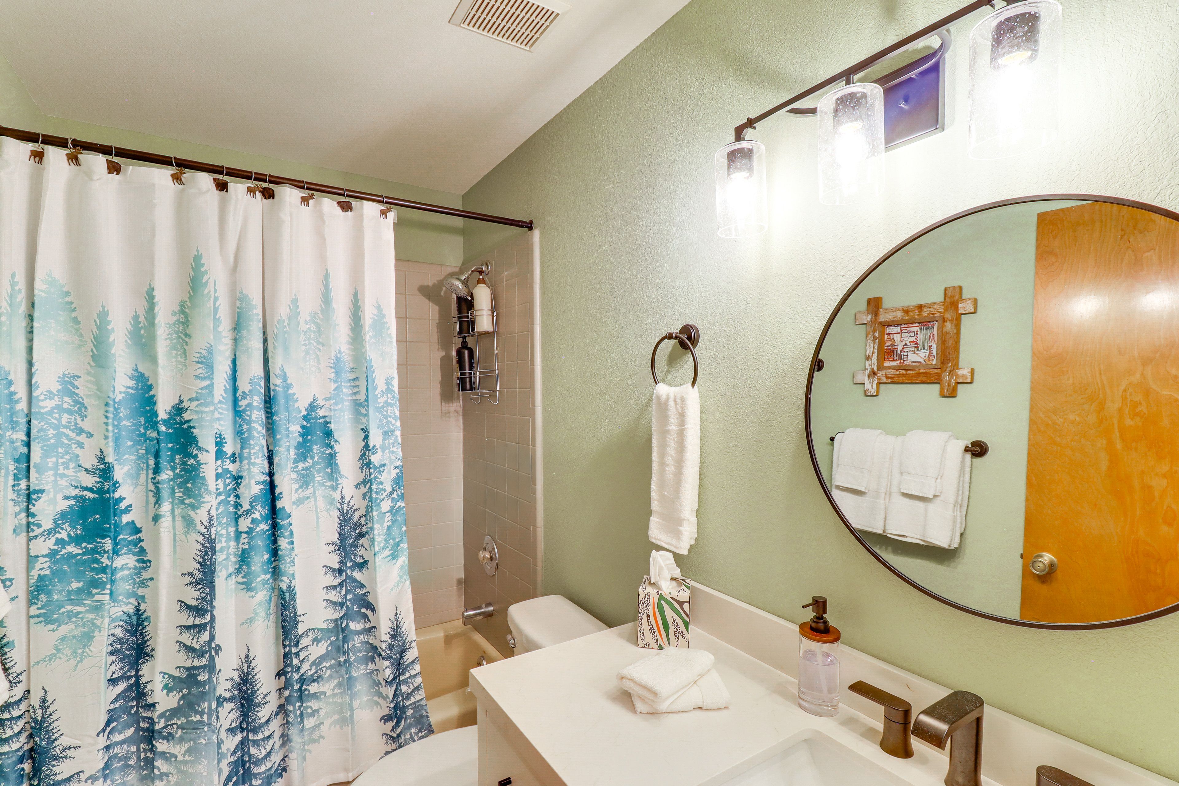 Full Bathroom | 2nd Floor