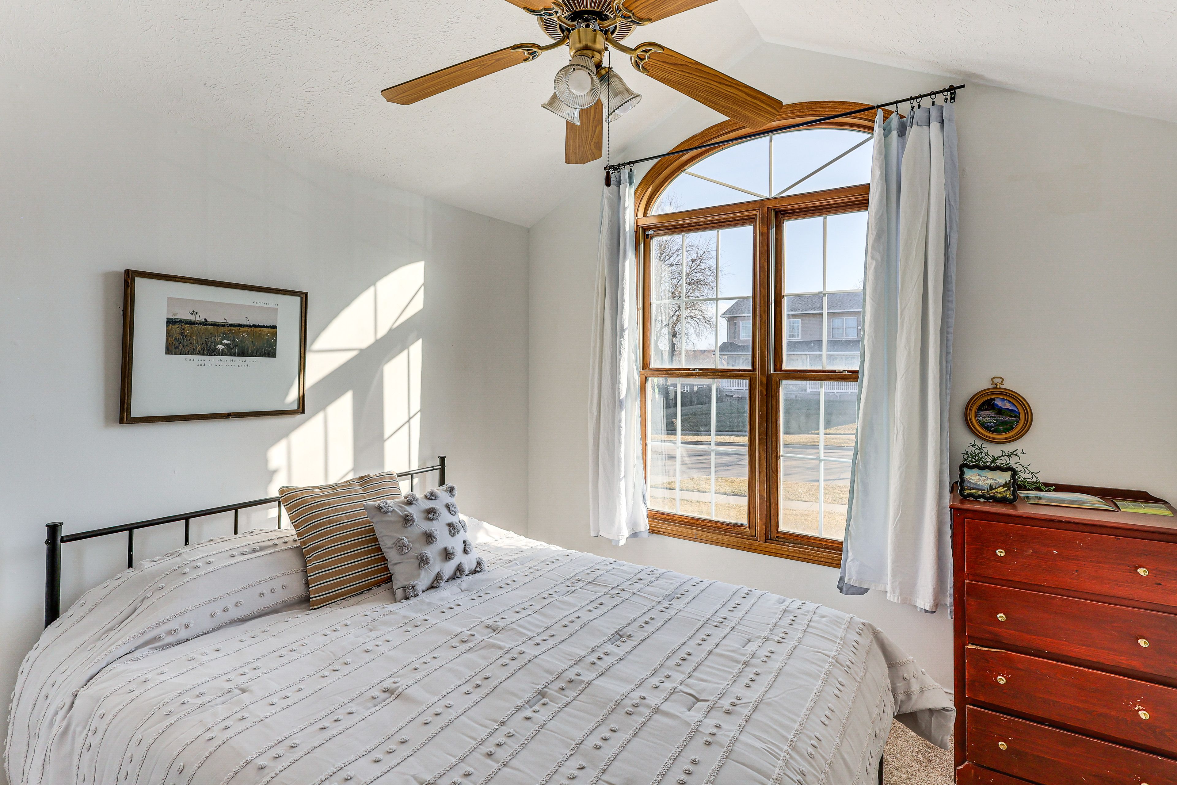 Bedroom 3 | Full Bed | Main Floor