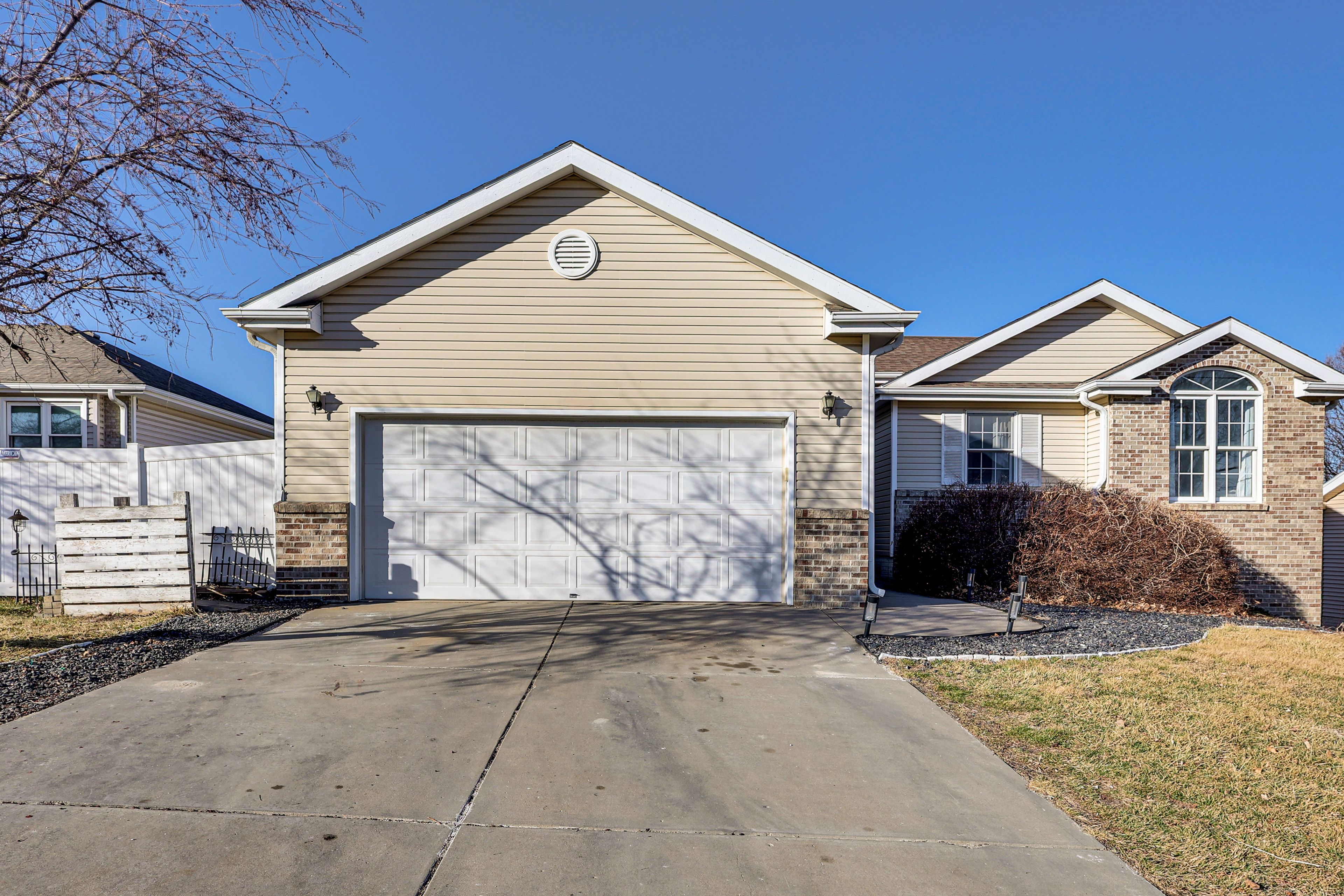 Driveway | 2 Vehicles | Free Street Parking