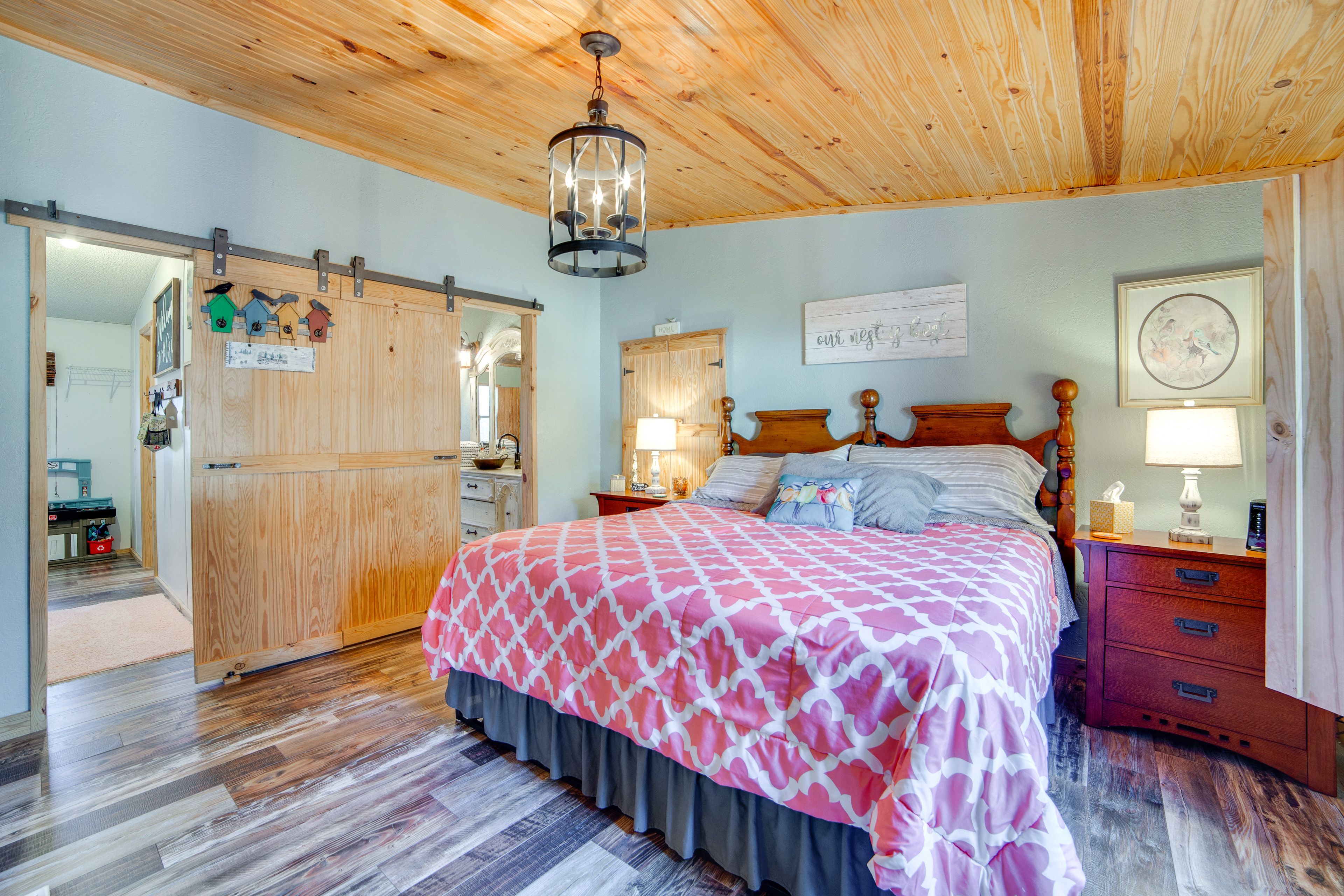 Bedroom 1 | King Bed