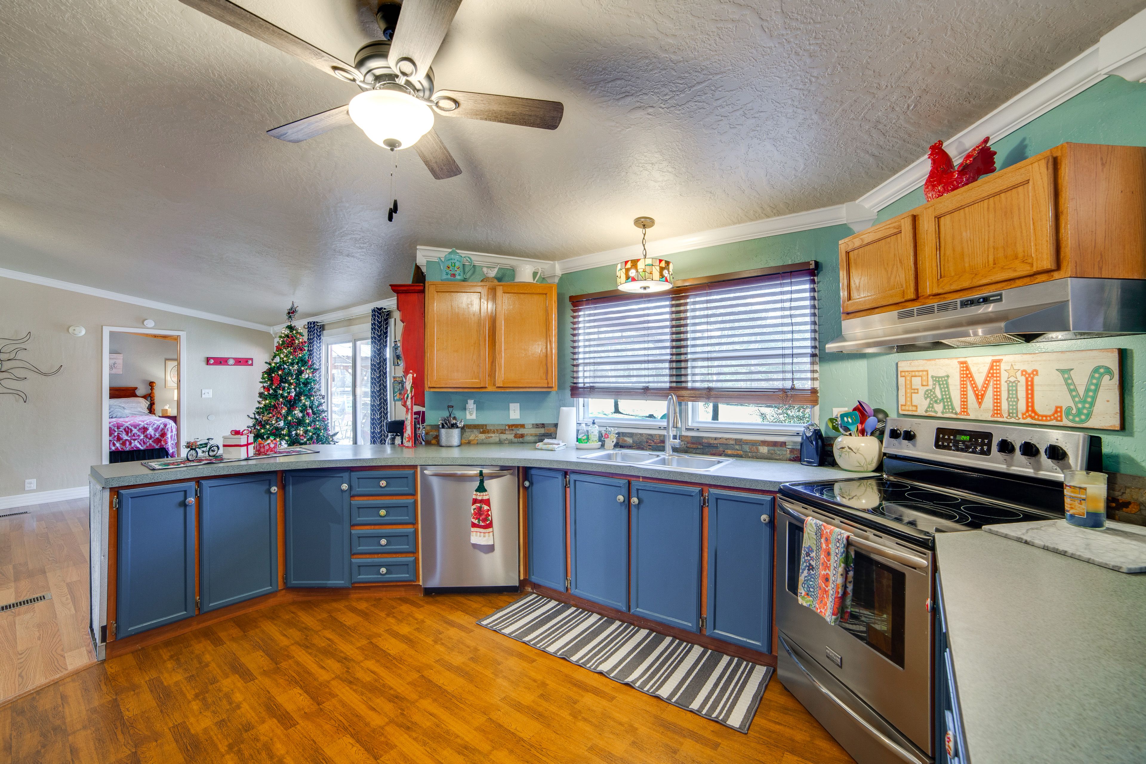 Single-Story Home | Kitchen | Cooking Basics | Drip & Keurig Coffee Makers