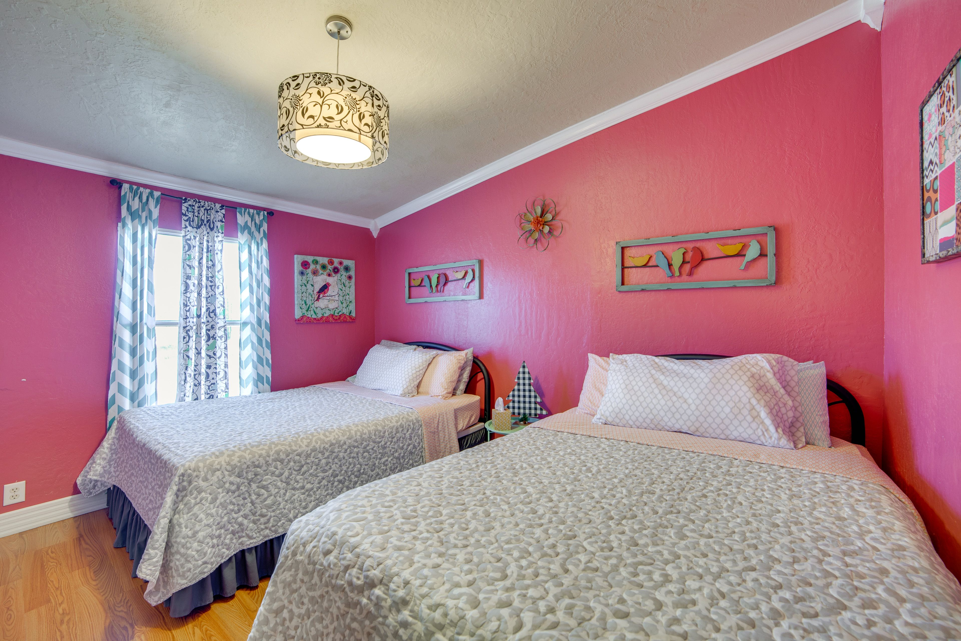 Bedroom 2 | 2 Queen Beds | Smart TV