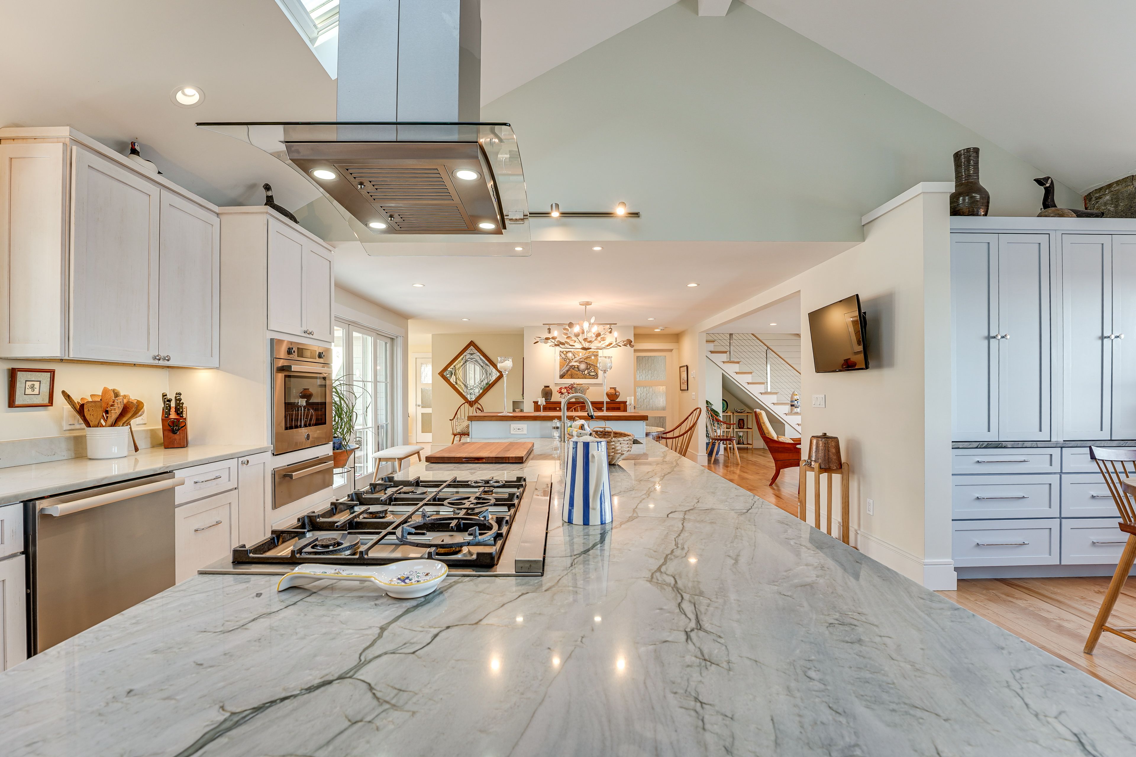 Kitchen & Additional Dining Area | 1st Floor