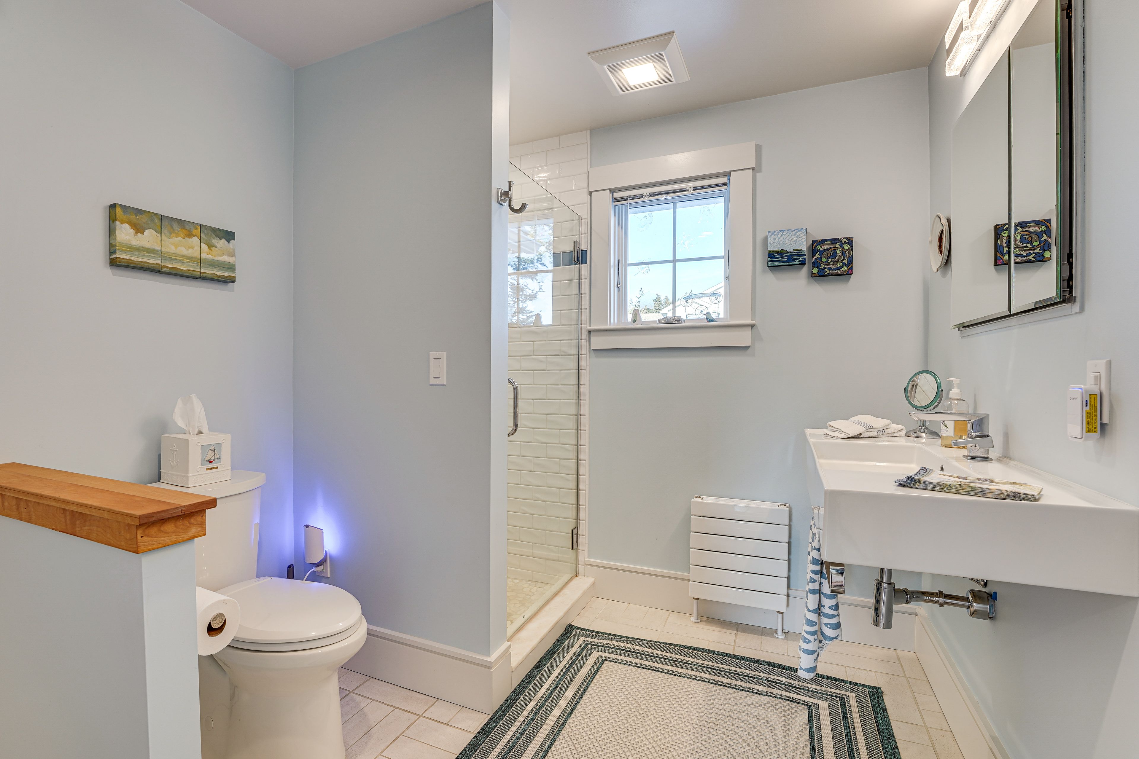 Bathroom | 1st Floor