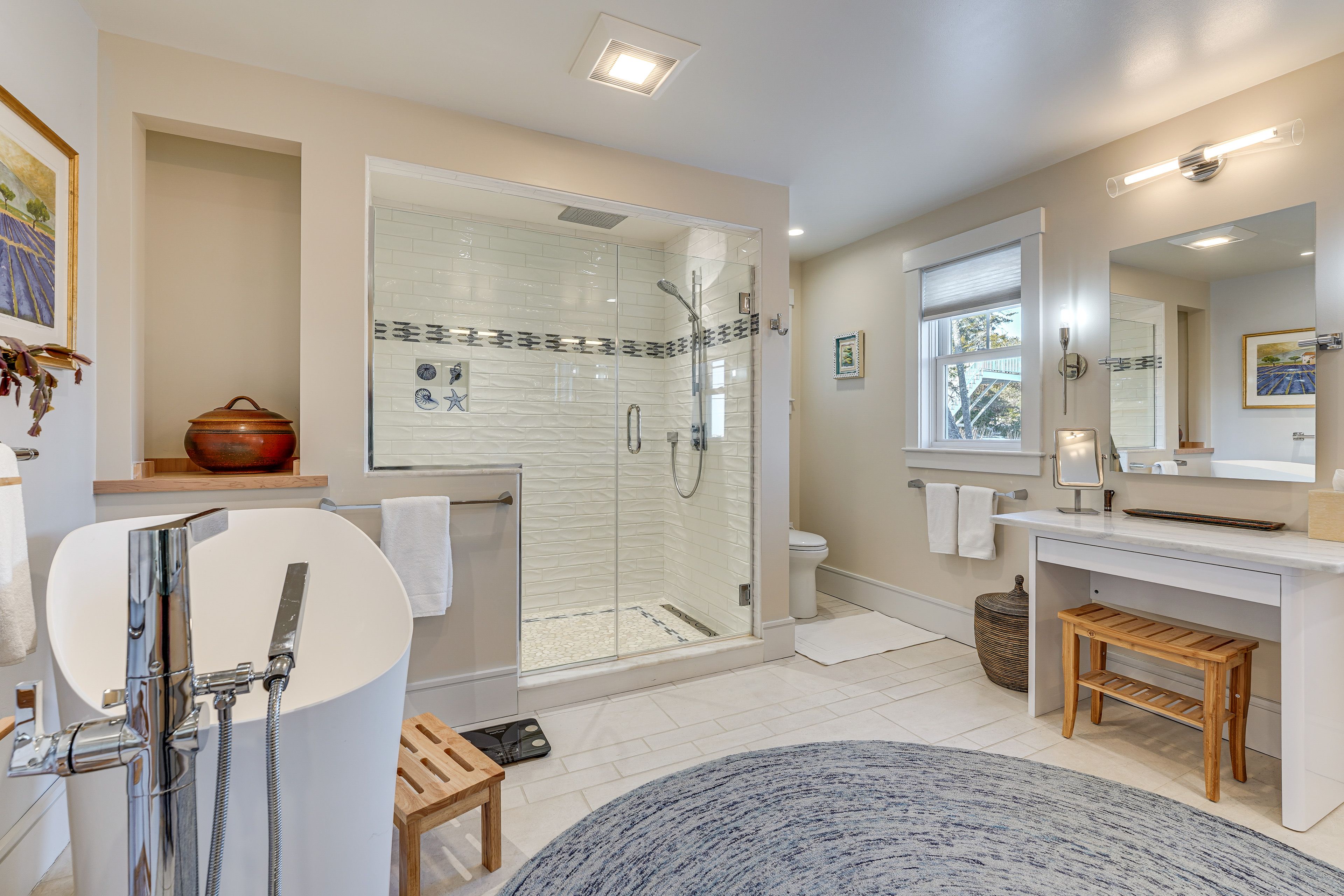 Bathroom | 1st Floor