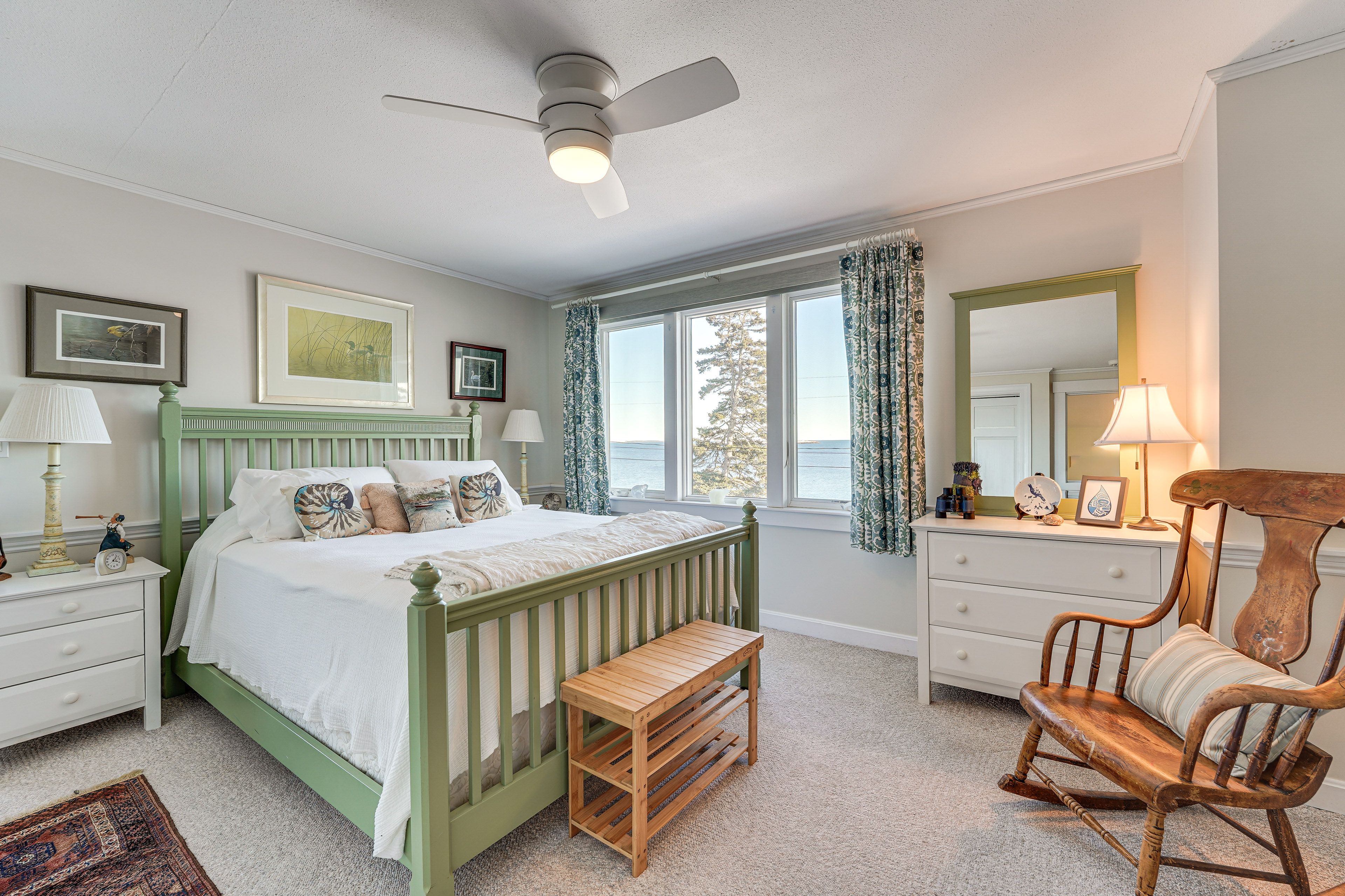 Bedroom 2 | 2nd Floor | Queen Bed