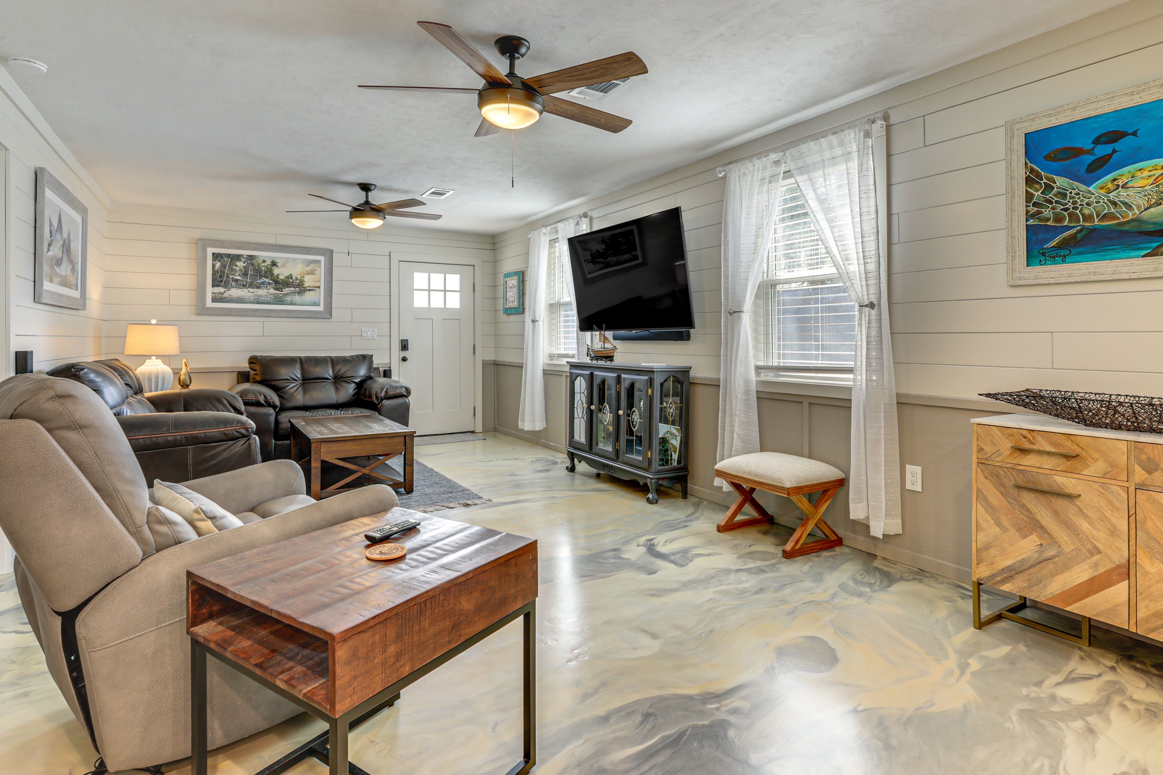 Living Room | Smart TV