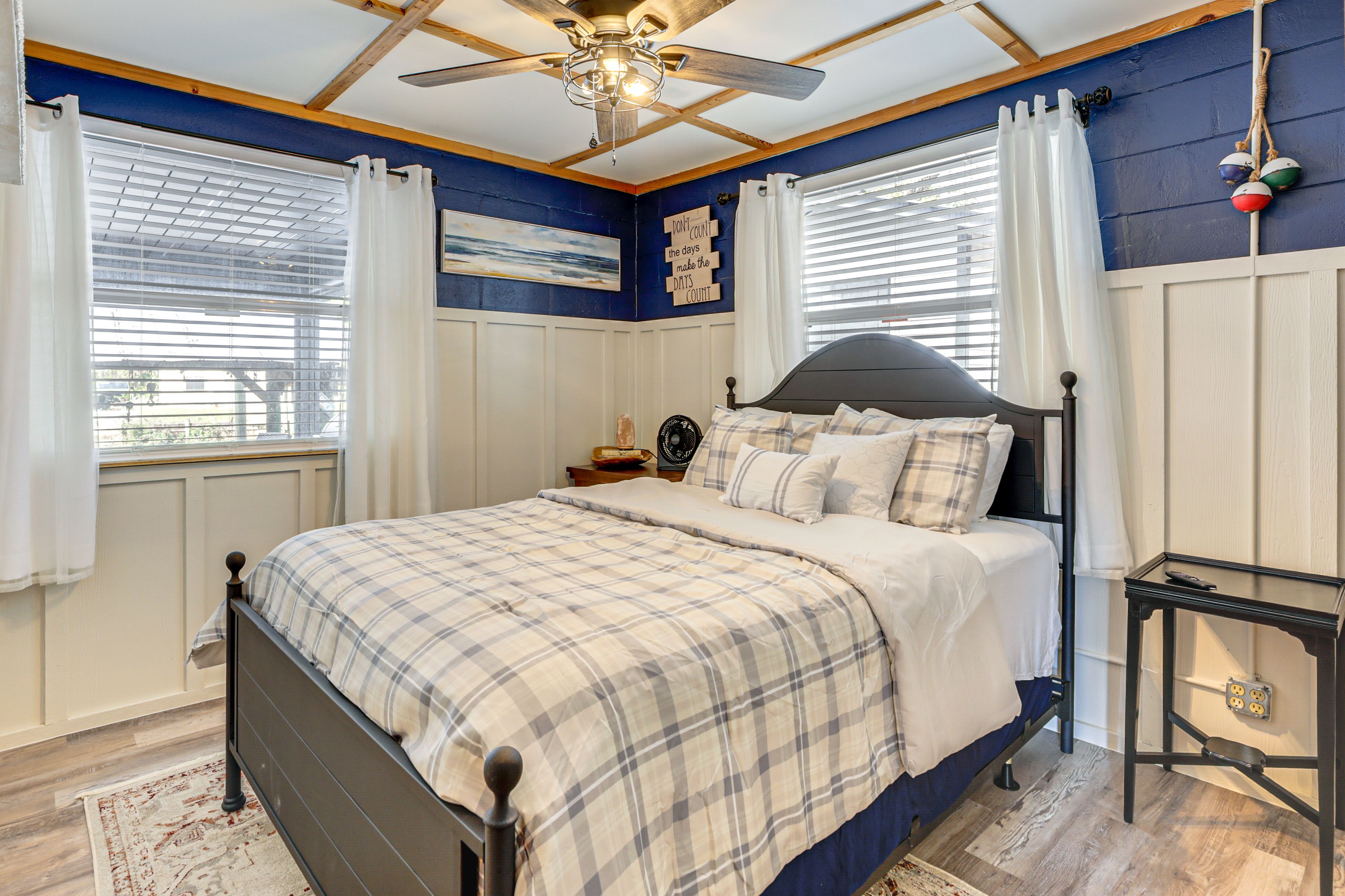 Bedroom 2 | Queen Bed