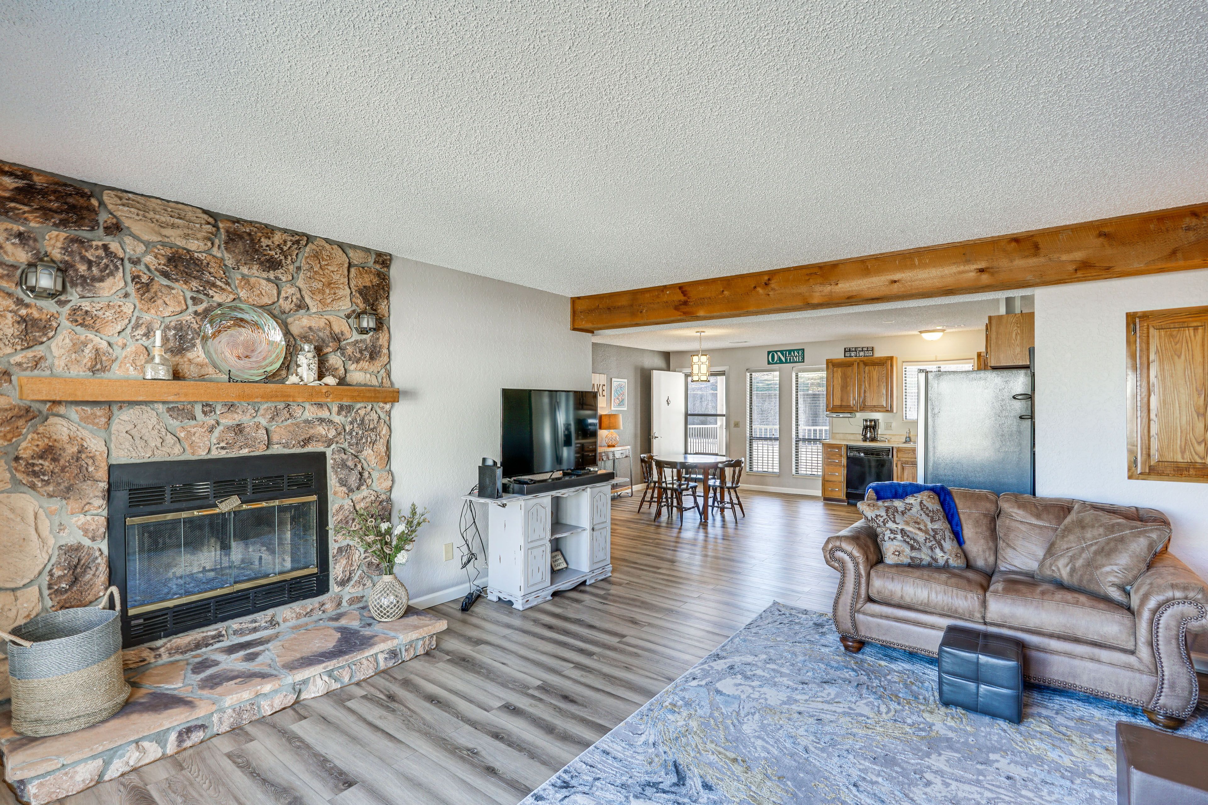 Interior | Open Floor Plan | Free WiFi