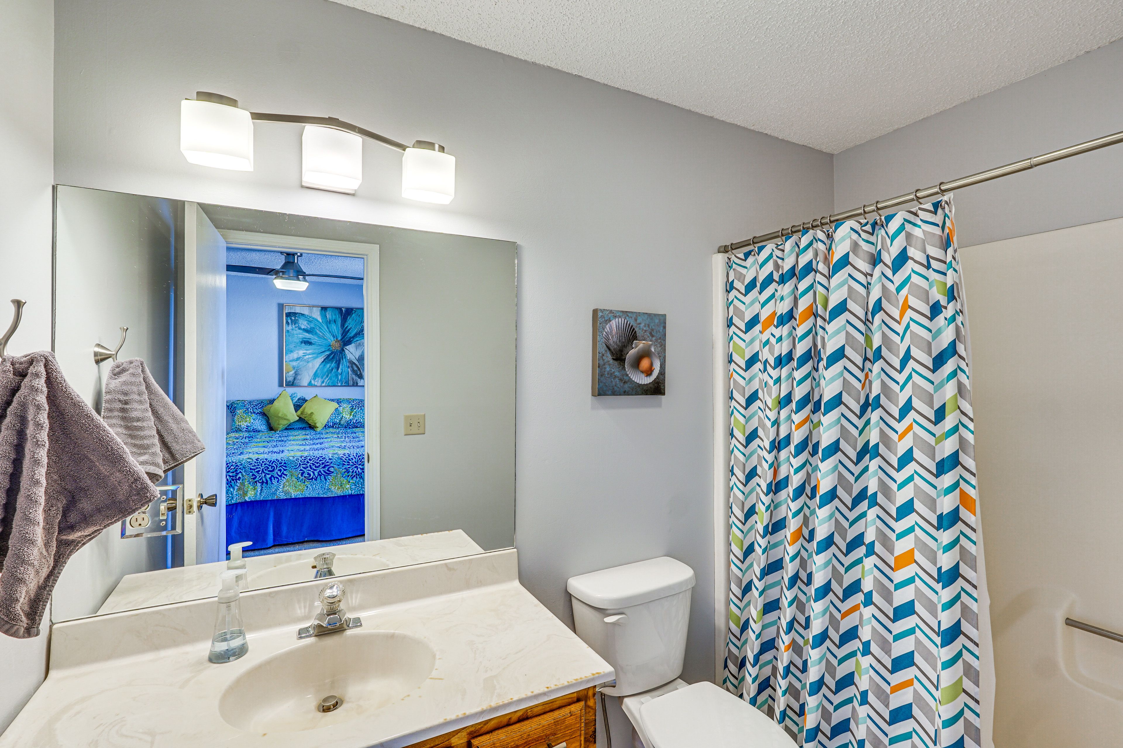 En-Suite Bathroom | Towels & Linens Provided