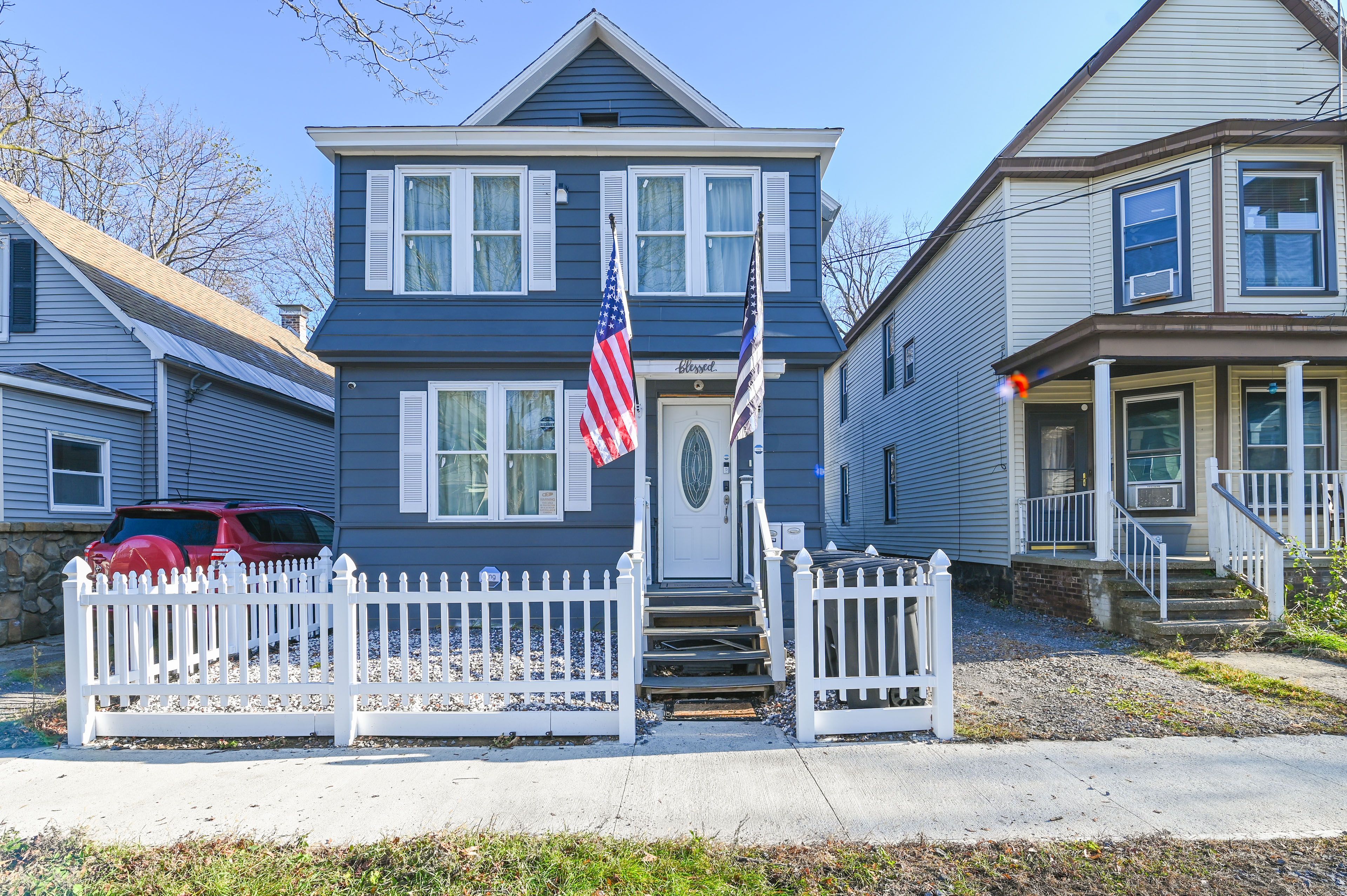 Property Exterior | Single-Level Apartment | 1st-Floor Unit