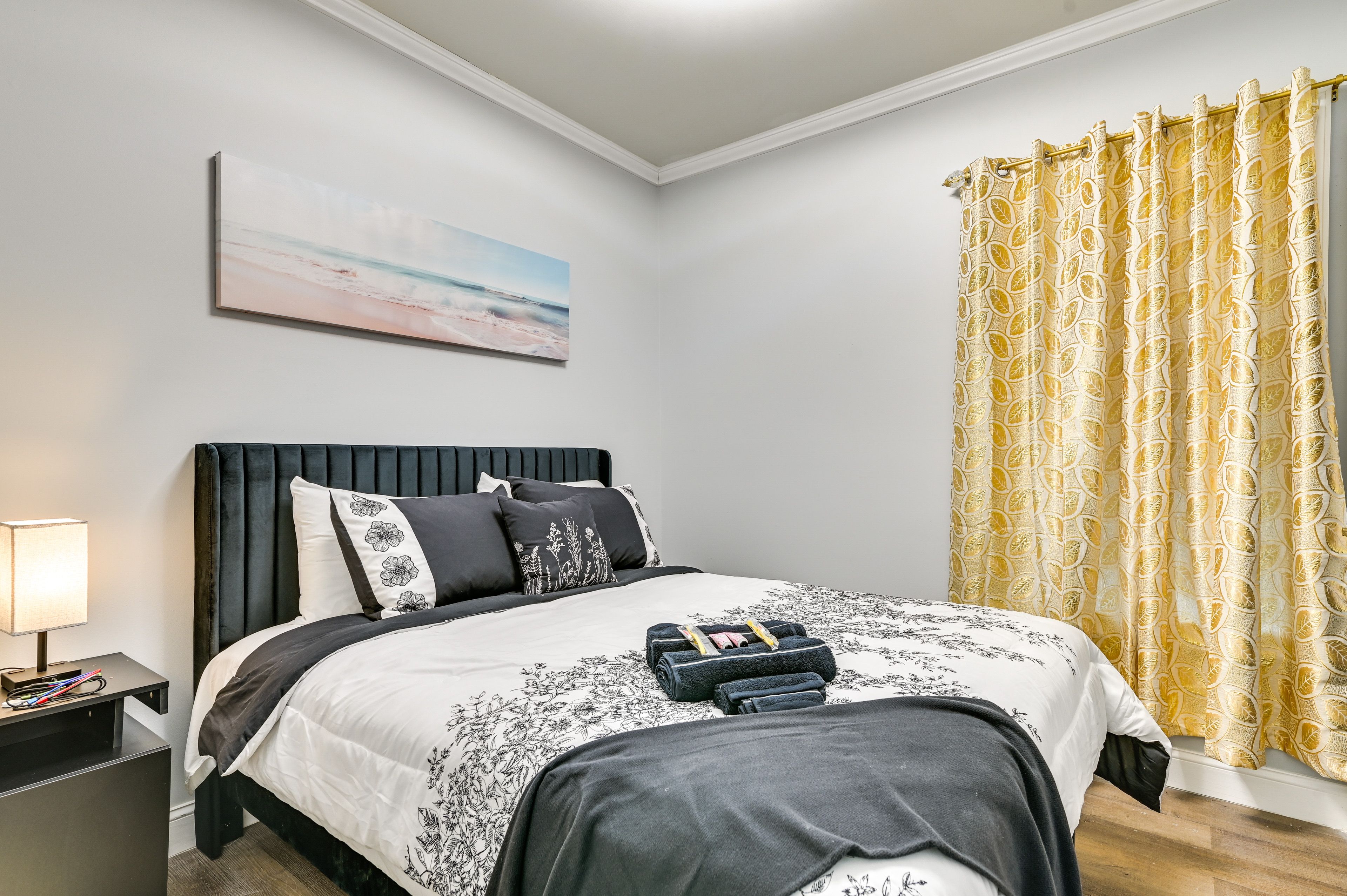 Bedroom 2 | Queen Bed