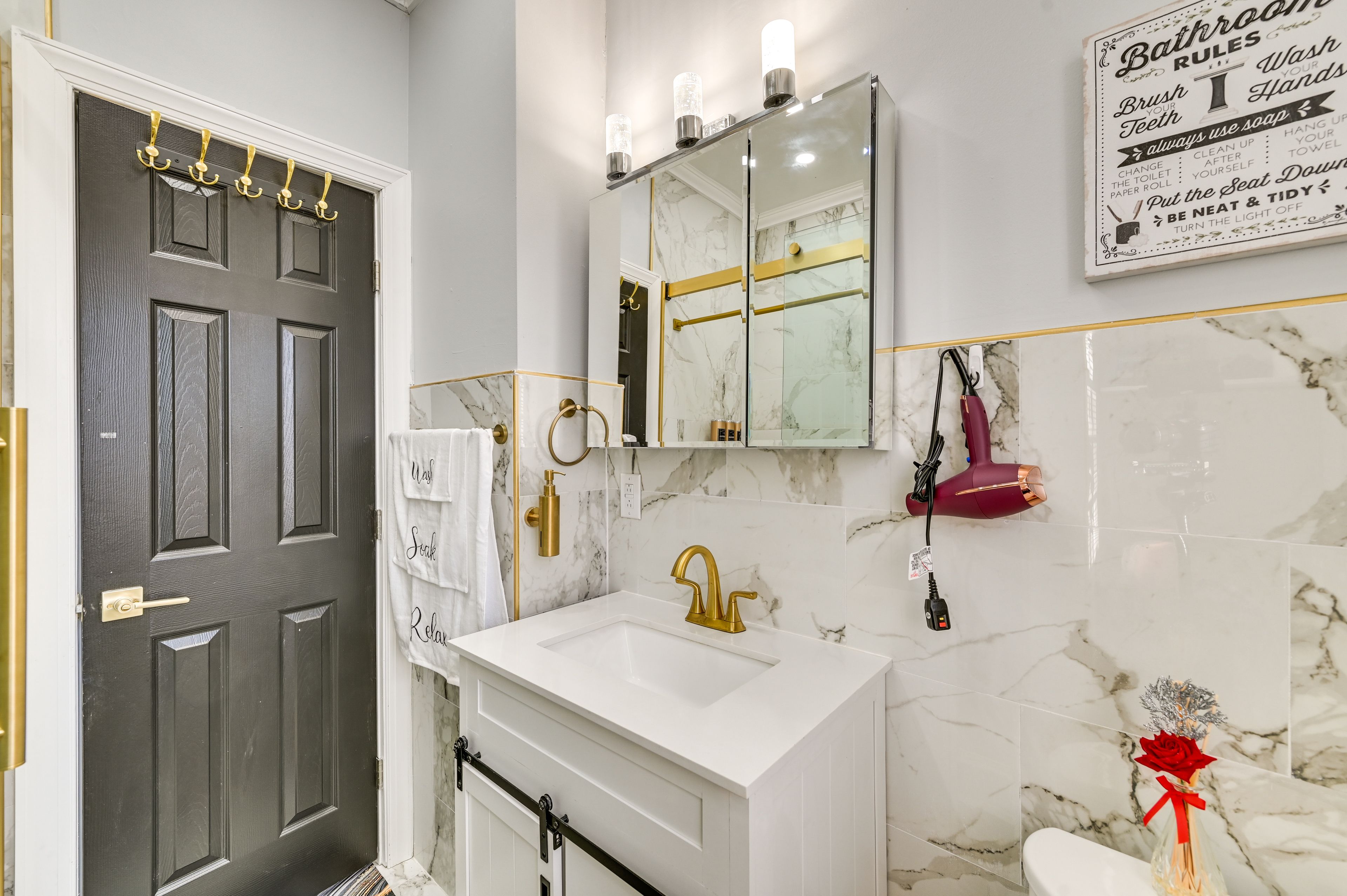 Bathroom | Towels Provided | Complimentary Toiletries | Hair Dryer