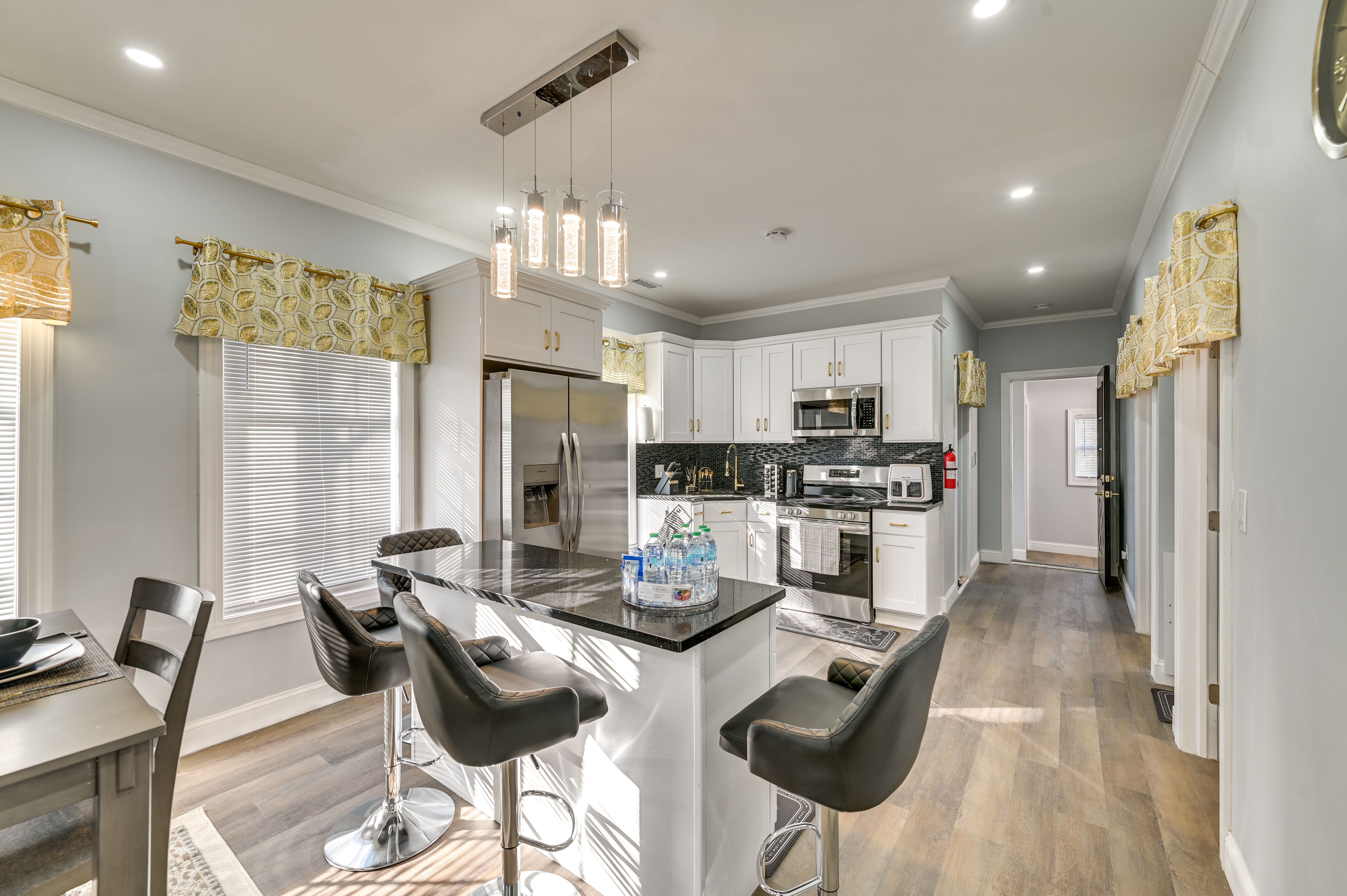 Kitchen | Keurig Coffee Maker | Air Fryer | Blender | Cooking Basics