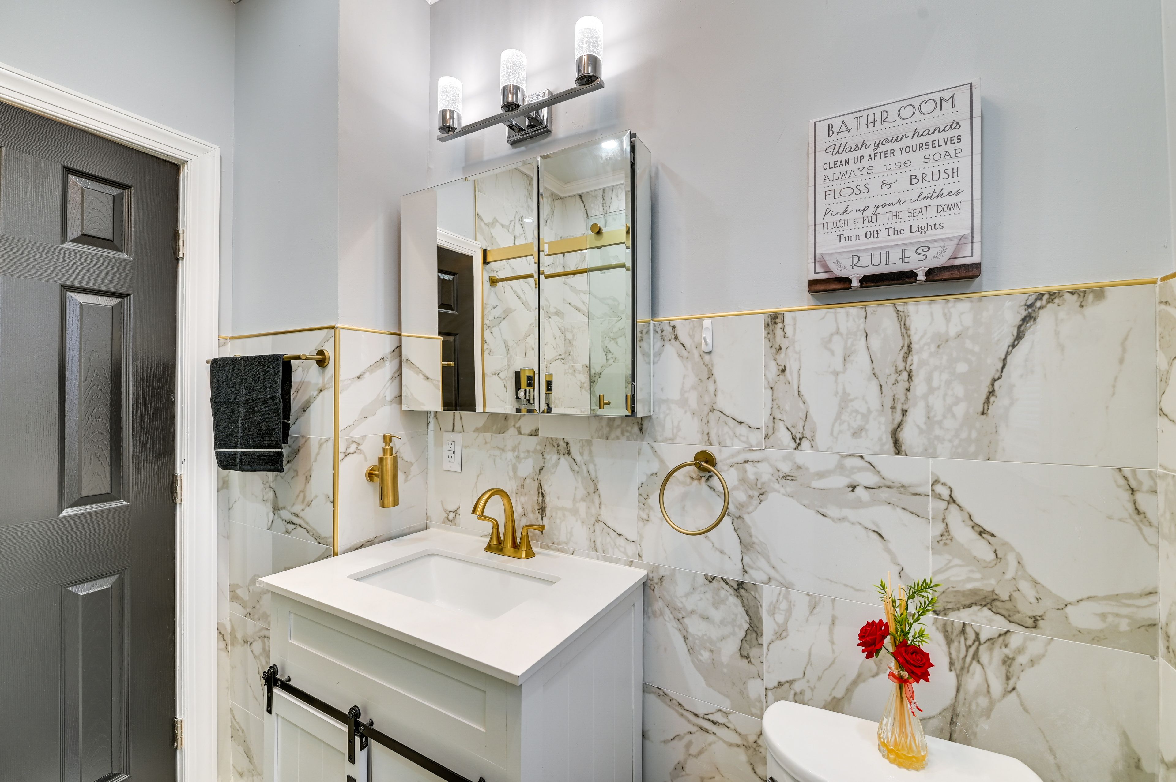 Bathroom | Towels Provided | Complimentary Toiletries | Hair Dryer