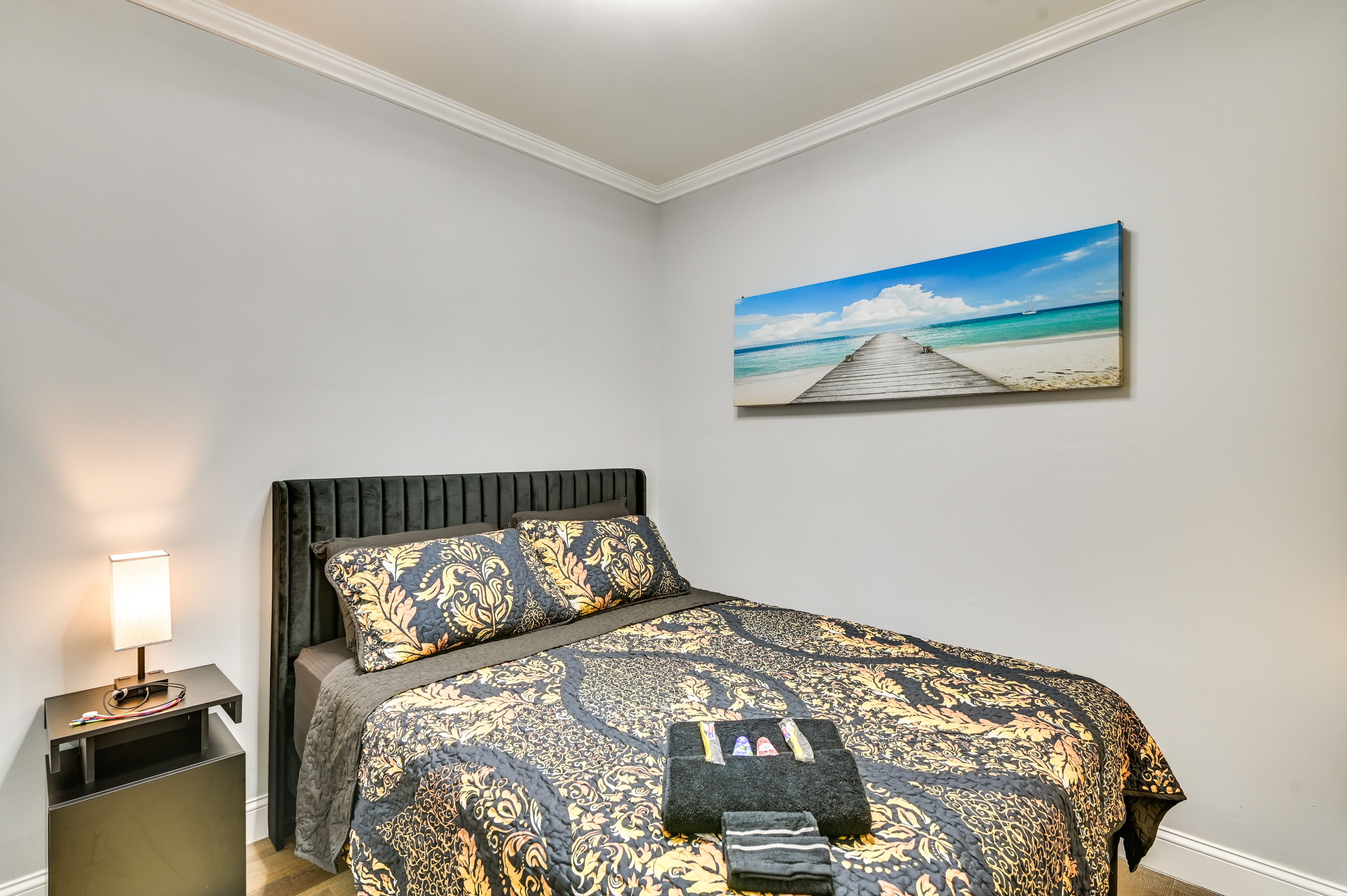 Bedroom 2 | Queen Bed