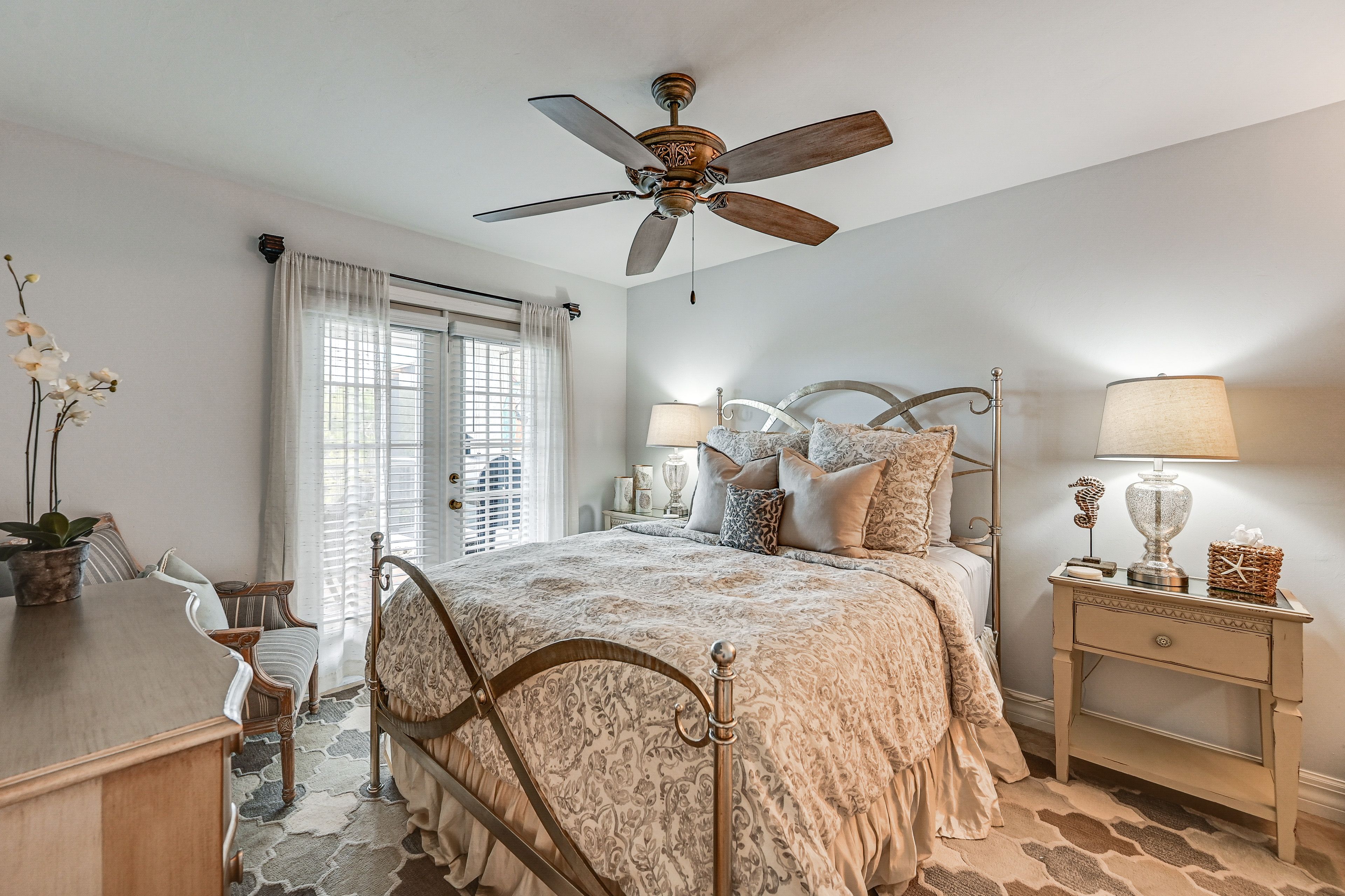 Bedroom 1 | King Bed