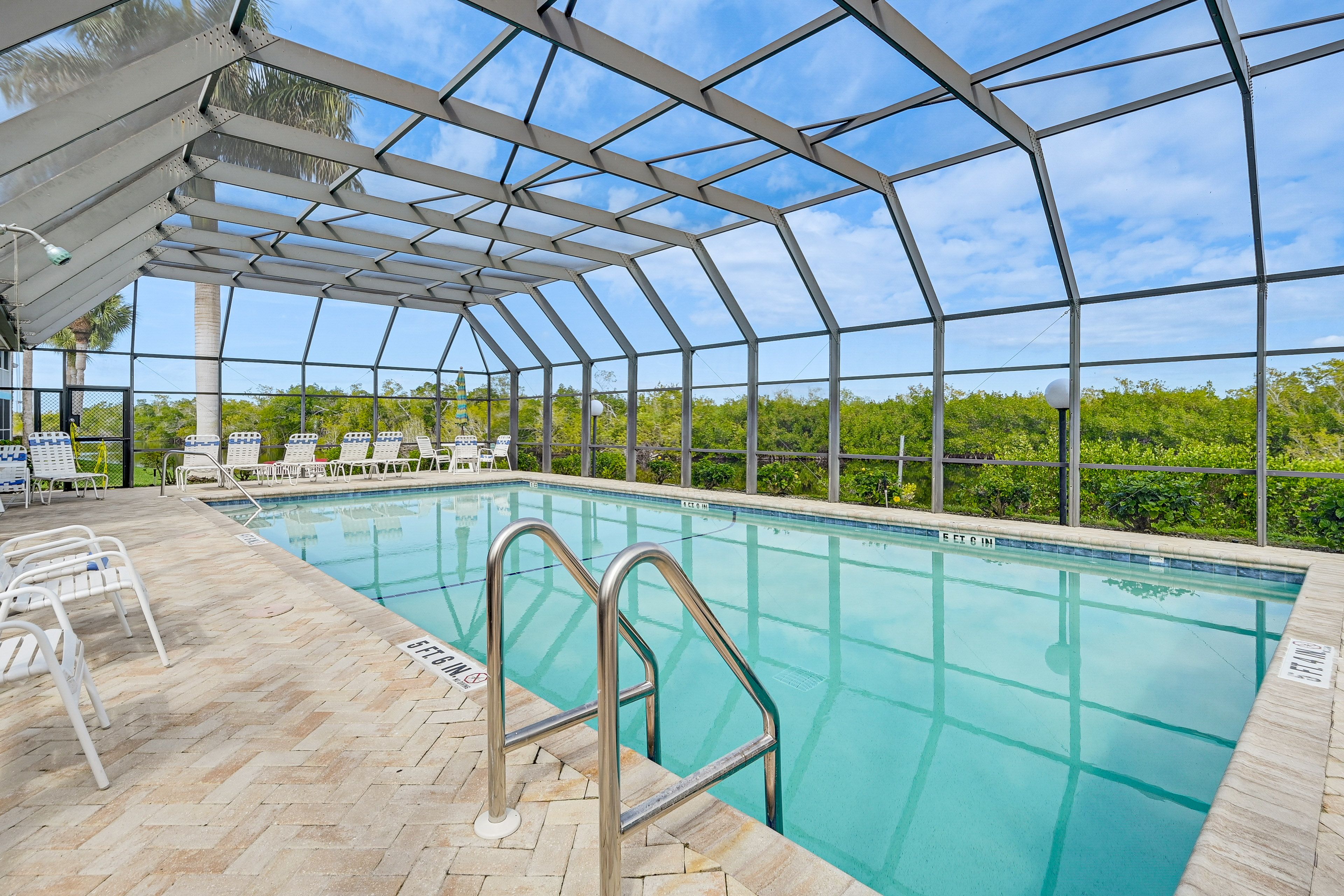 Mainsail 1 Community Pool