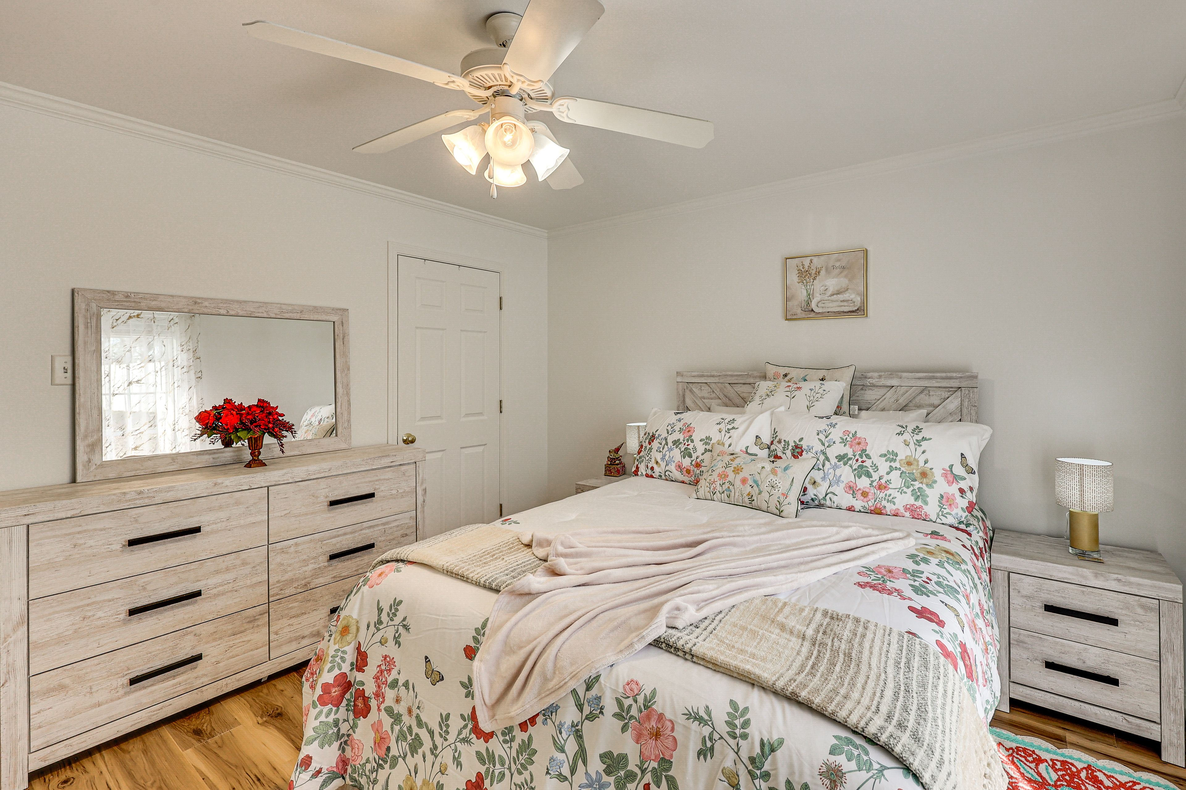 Bedroom 2 | Queen Bed