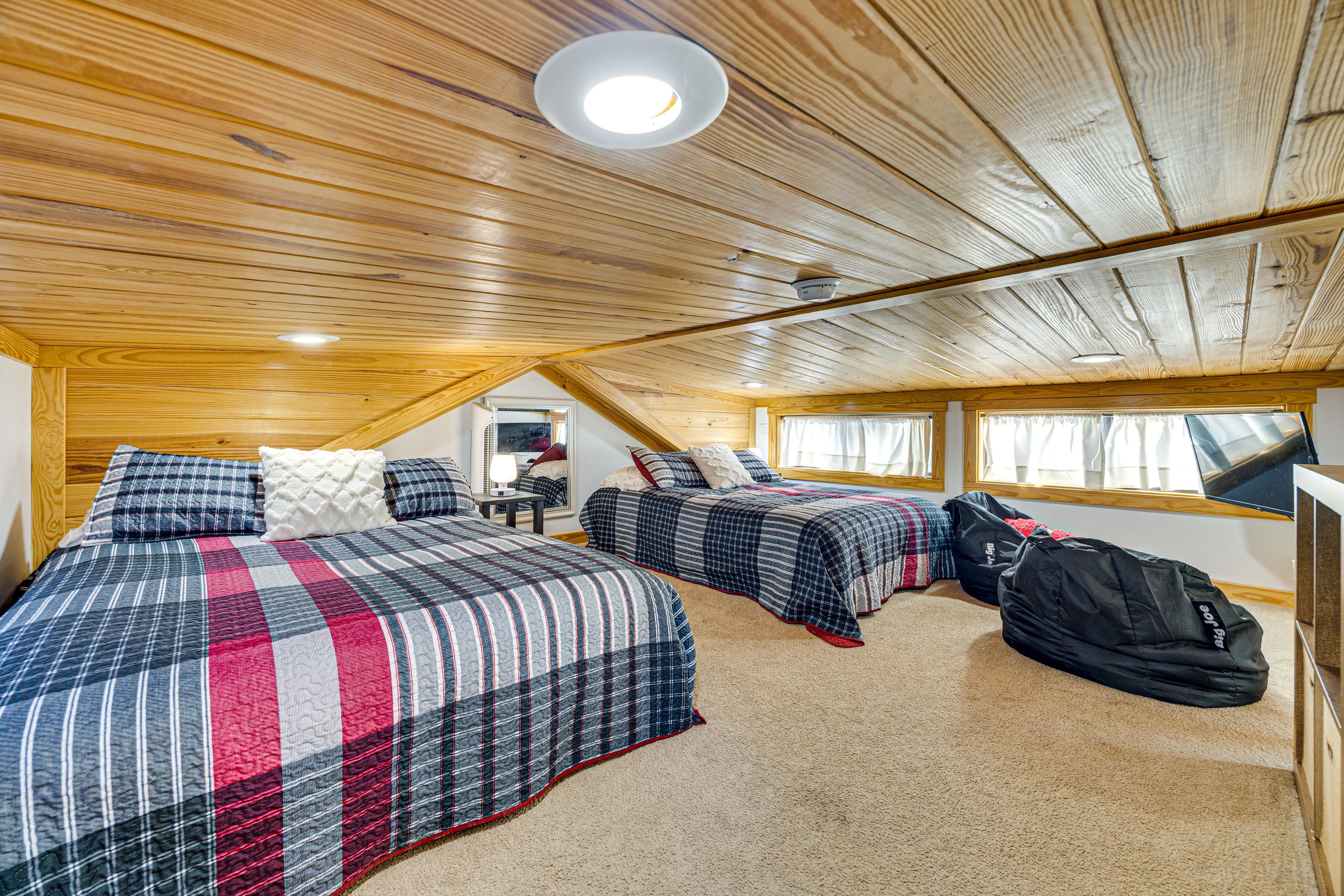 Bedroom 2 | 2 Full Beds | 2nd Floor