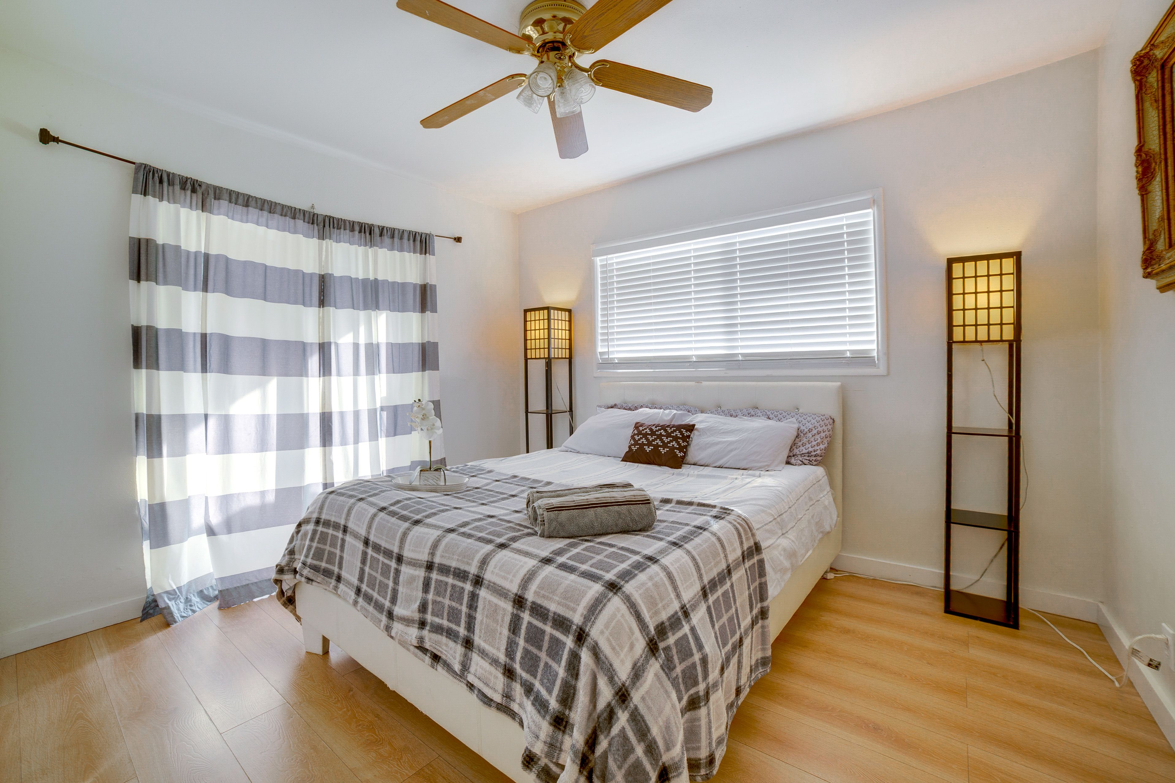 Bedroom 2 | Queen Bed