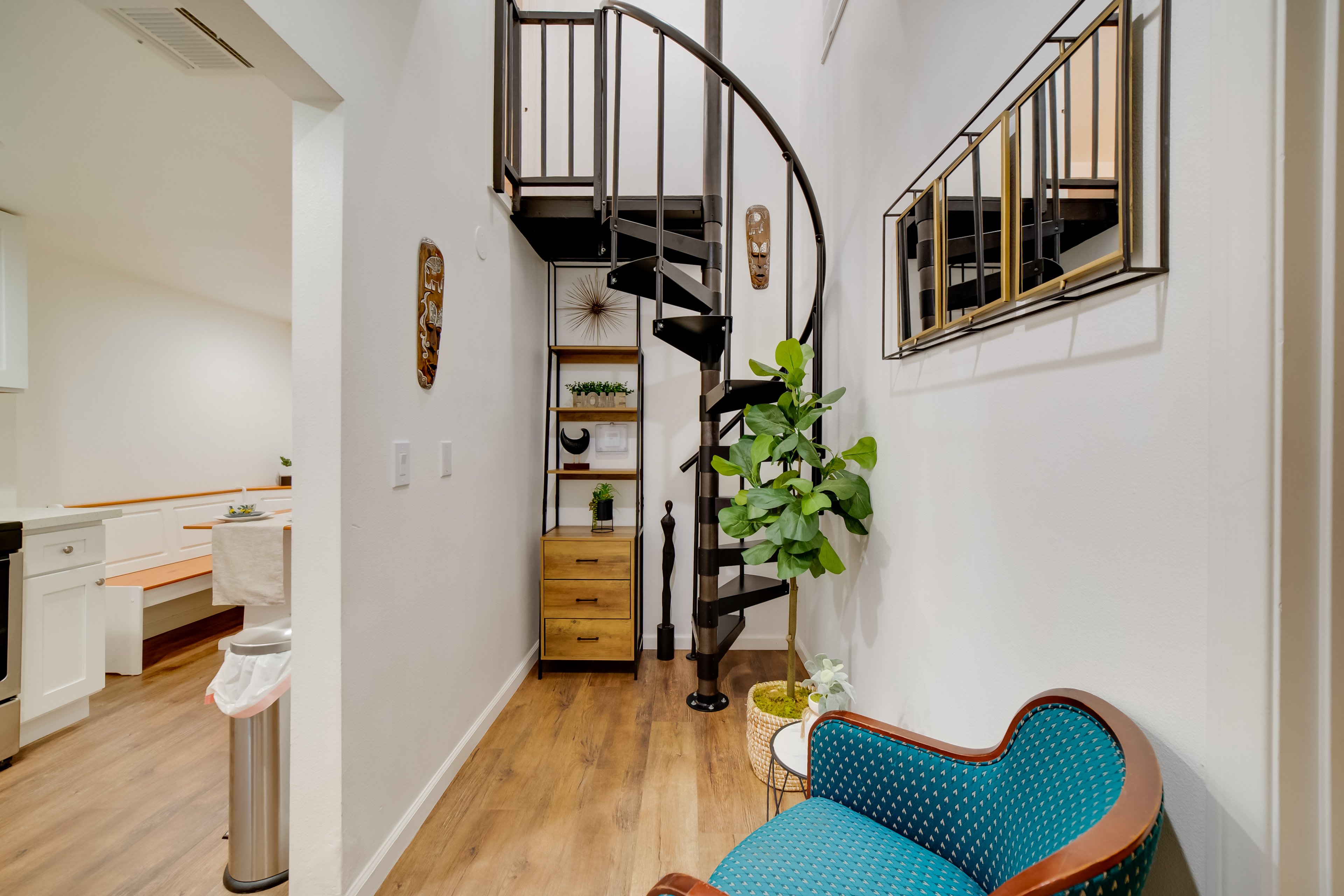 Sitting Area | 1st Floor