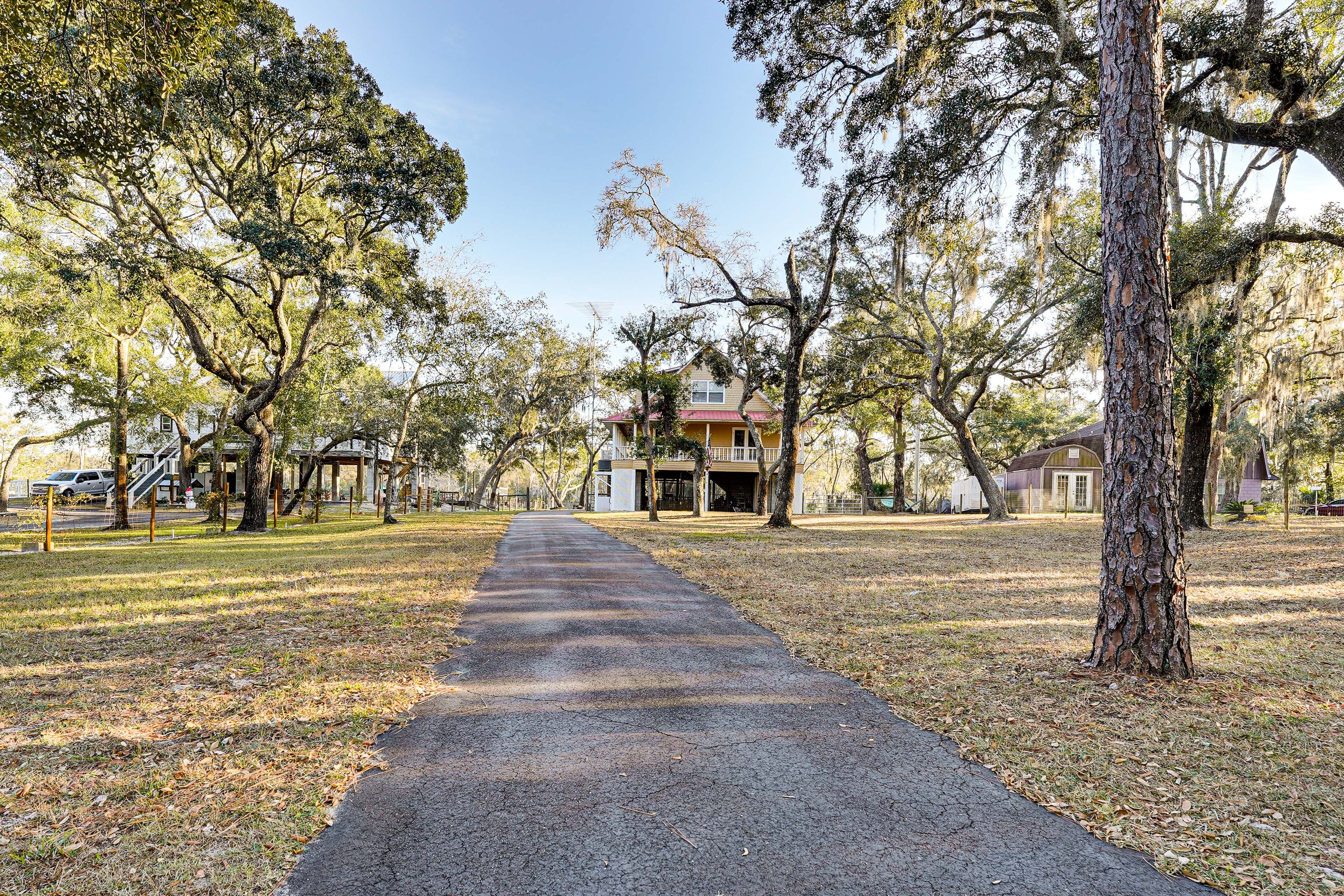 Parking | Driveway (3 Vehicles)