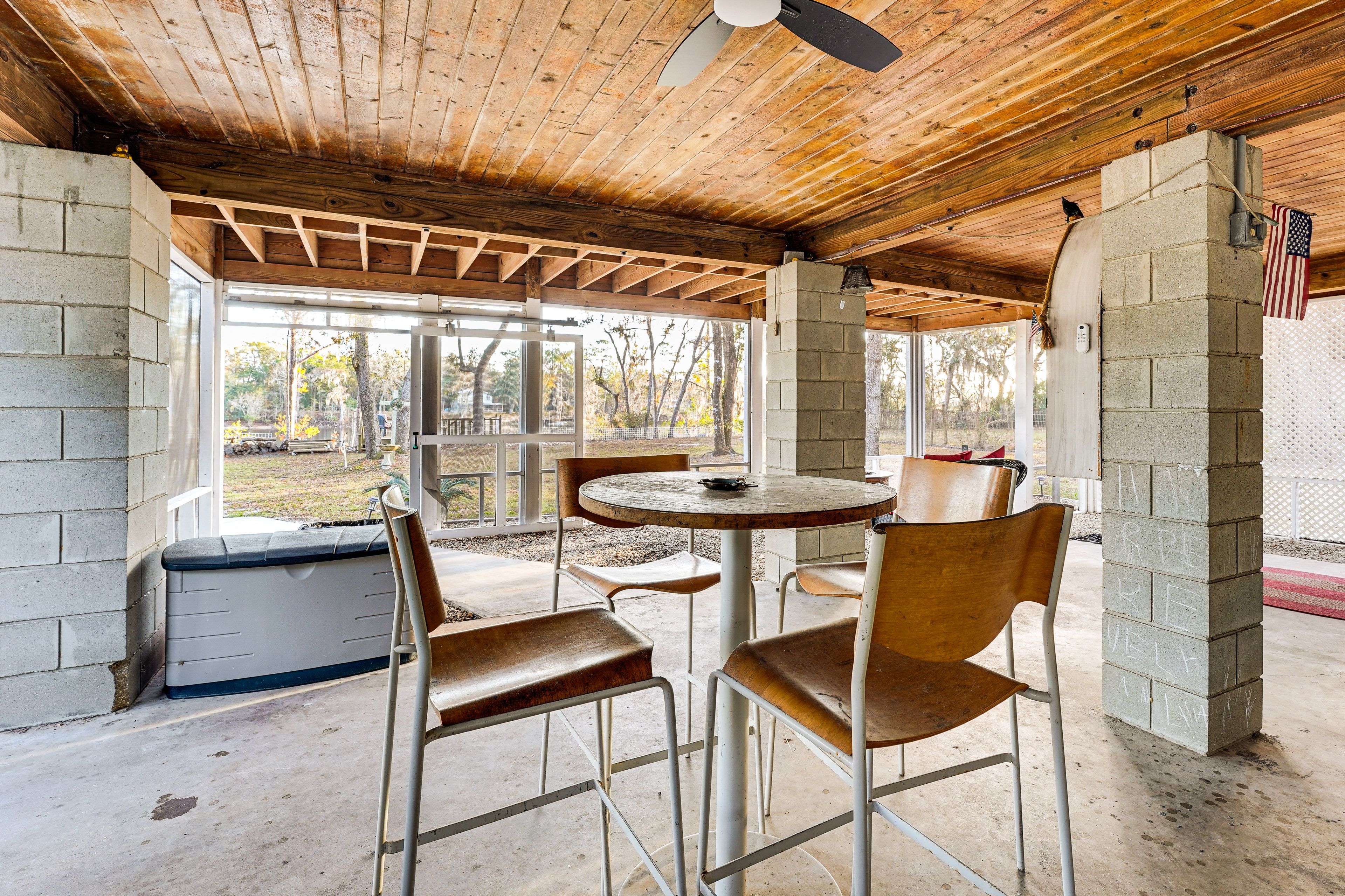 Covered Patio | Outdoor Dining