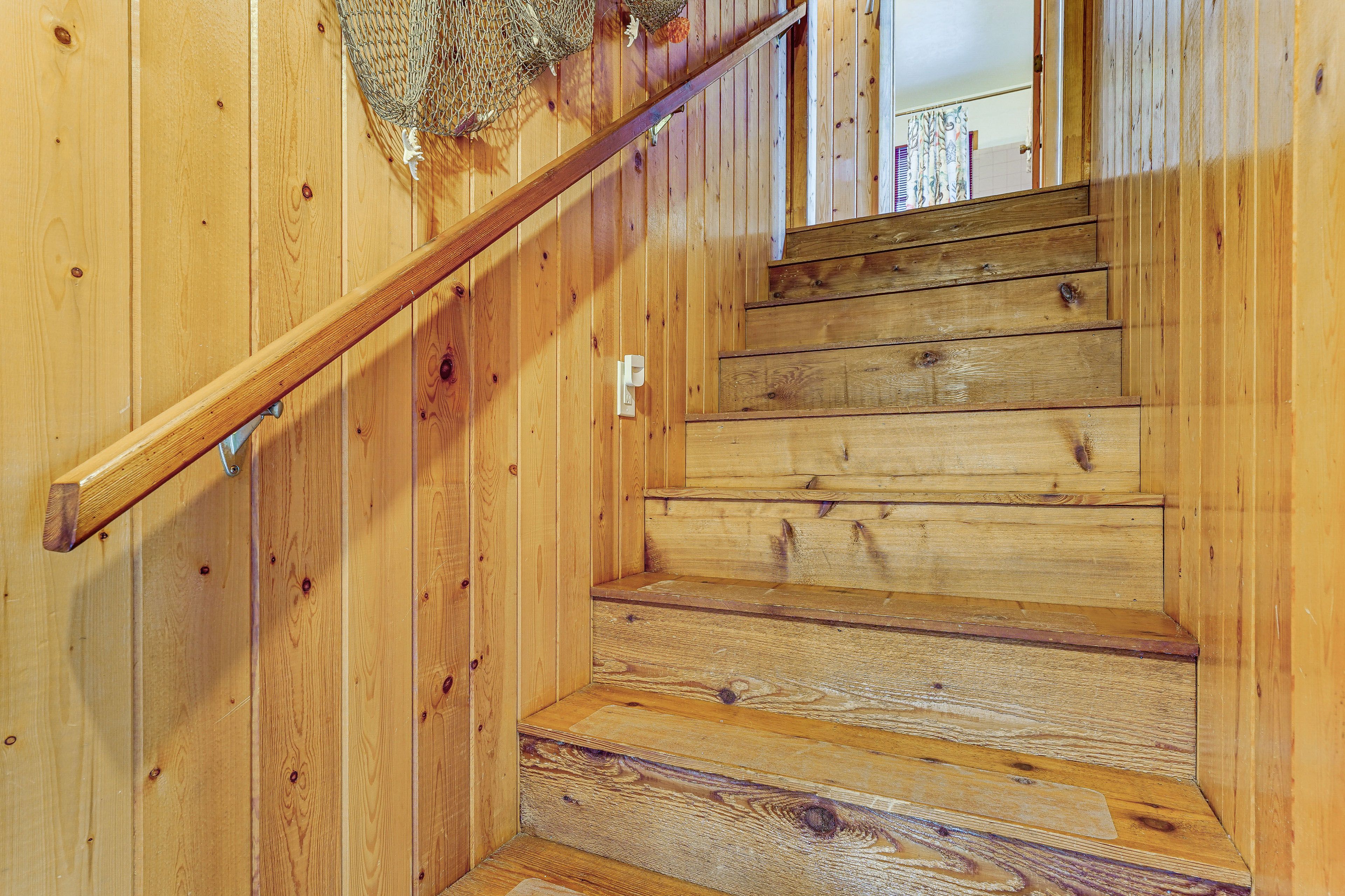 Stairs to Main Level