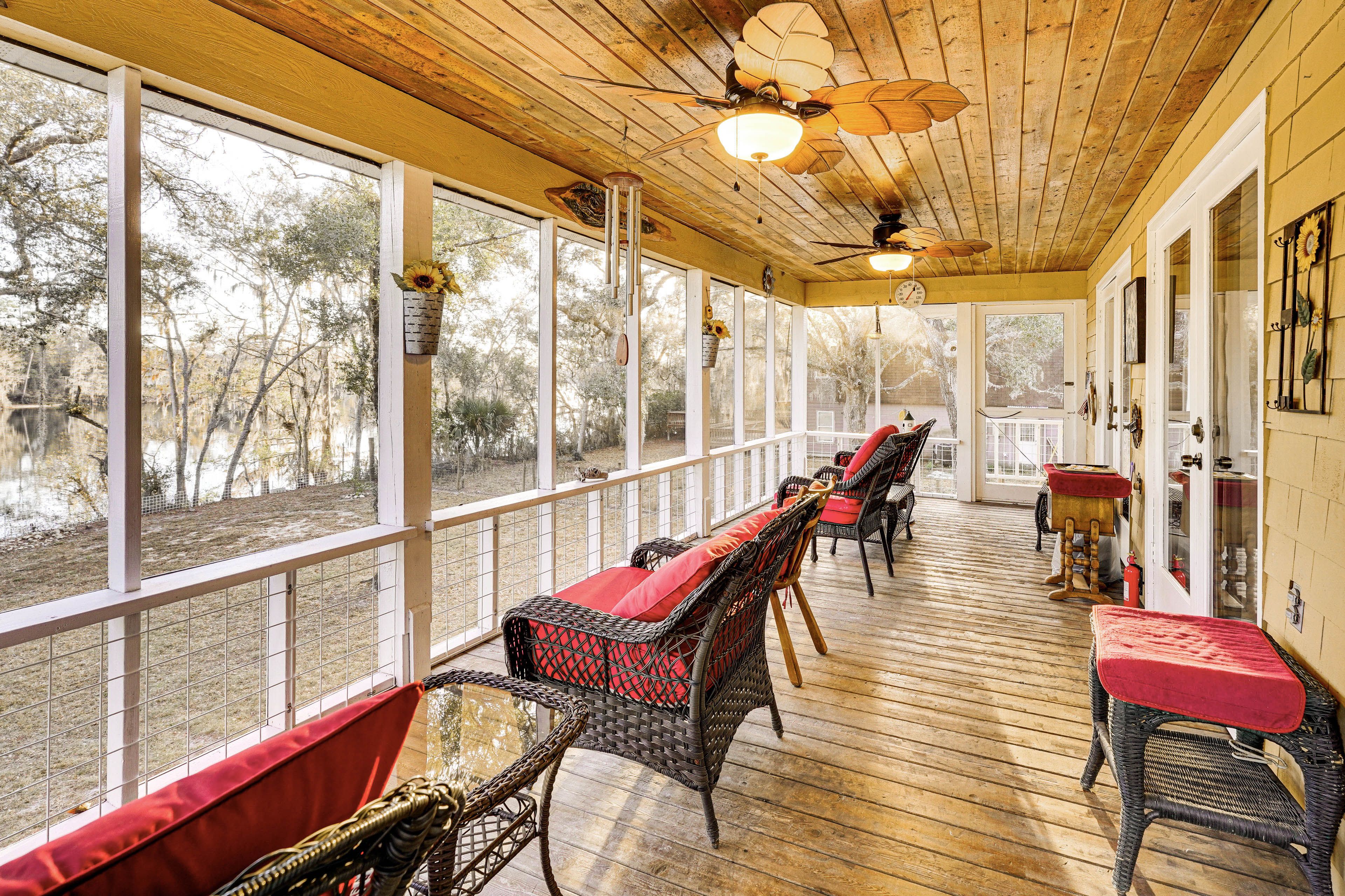Screened Porch | Outdoor Seating