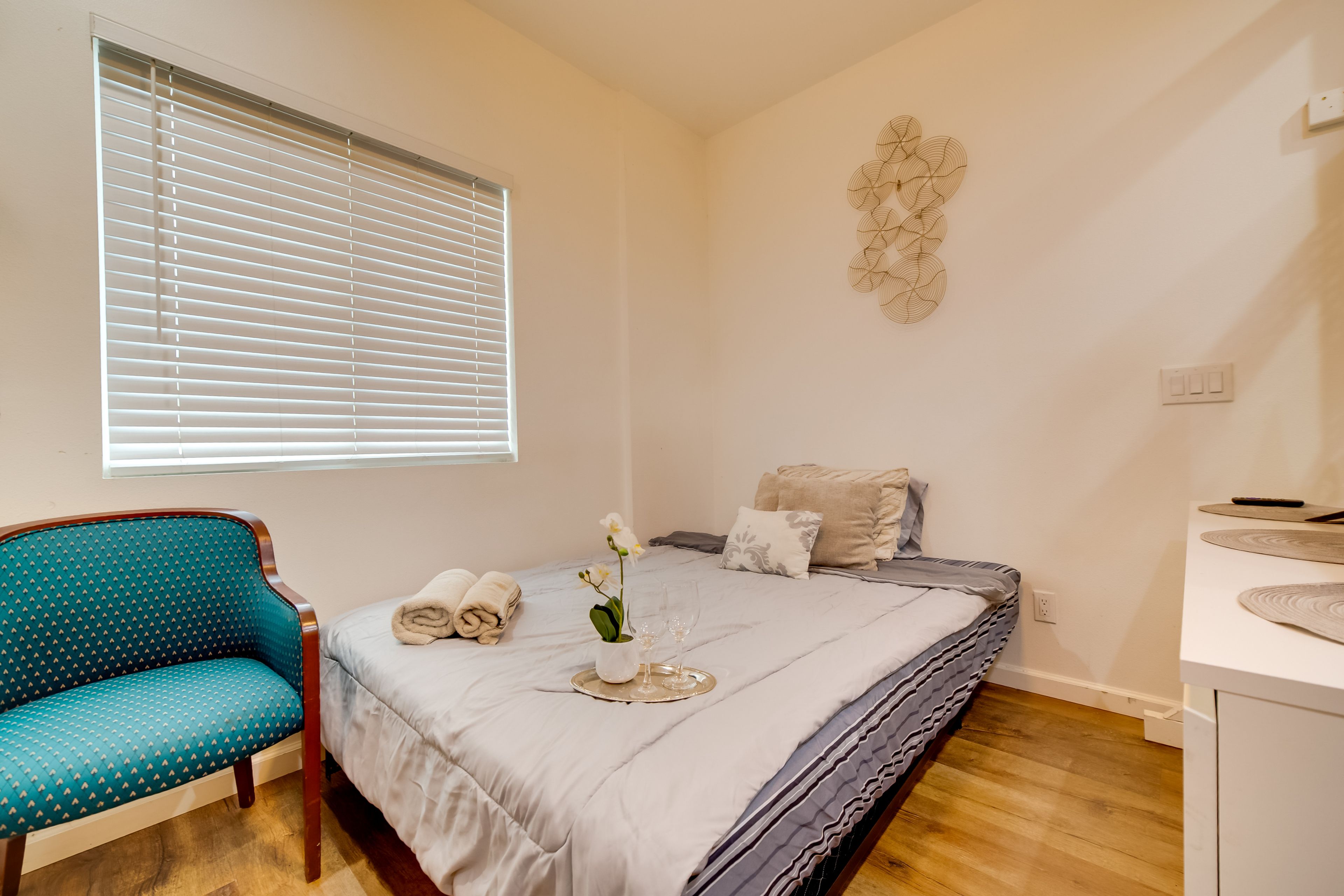 Studio | Queen Bed | Smart TV