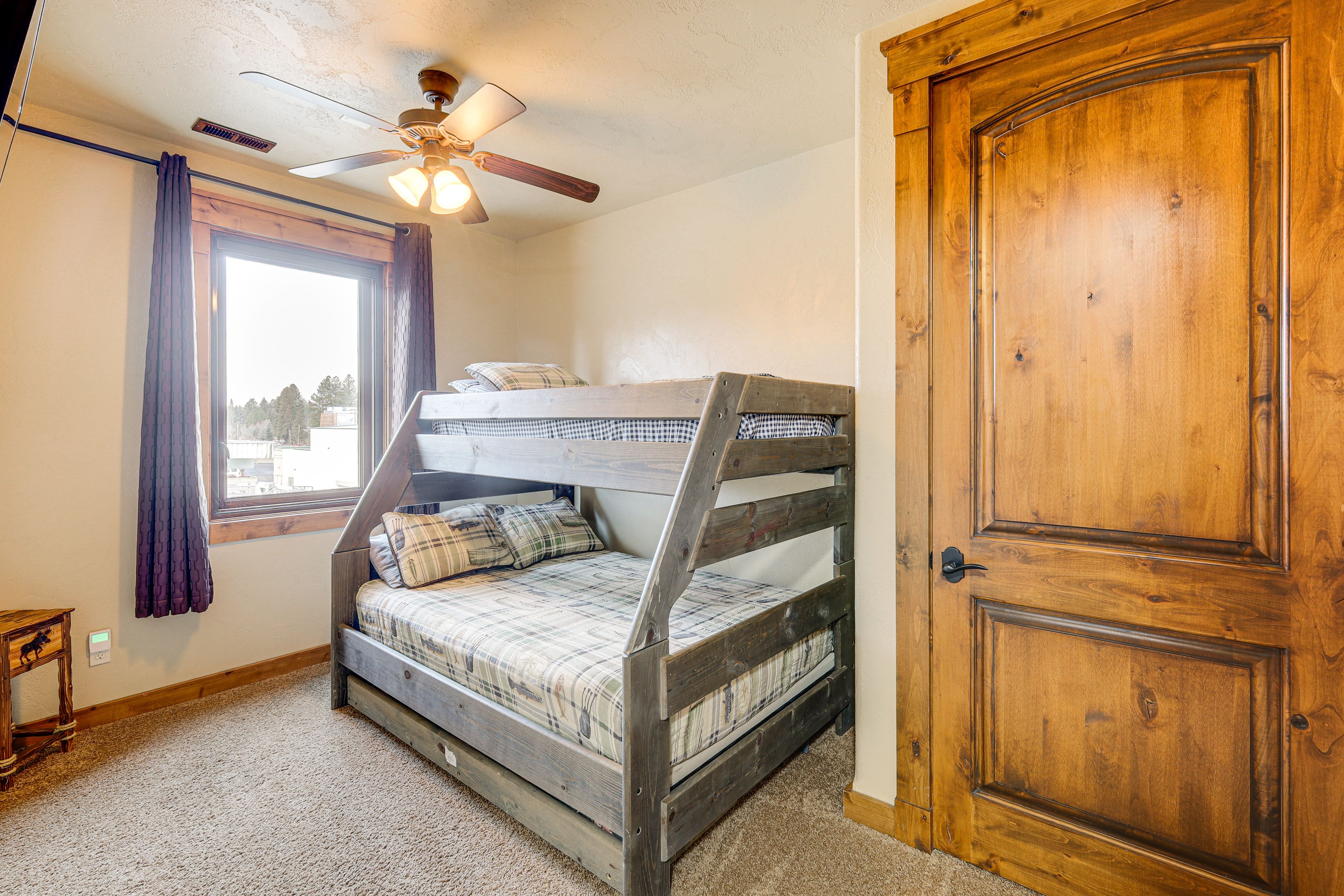 Bedroom 3 | Twin/Full Bunk Bed w/ Twin Trundle